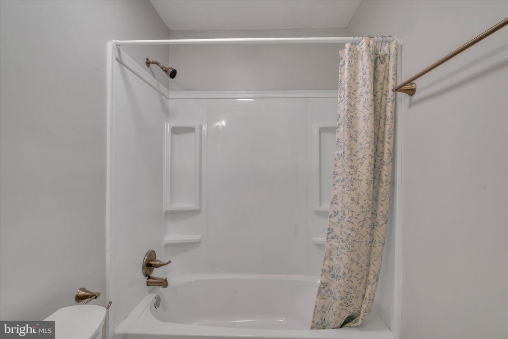 7403 N KATIE DR, FREDERICKSBURG, Virginia 22407, 3 Bedrooms Bedrooms, ,2 BathroomsBathrooms,Residential,7403 N KATIE DR,VASP2041178 MLS # VASP2041178