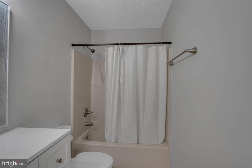 7403 N KATIE DR, FREDERICKSBURG, Virginia 22407, 3 Bedrooms Bedrooms, ,2 BathroomsBathrooms,Residential,7403 N KATIE DR,VASP2041178 MLS # VASP2041178