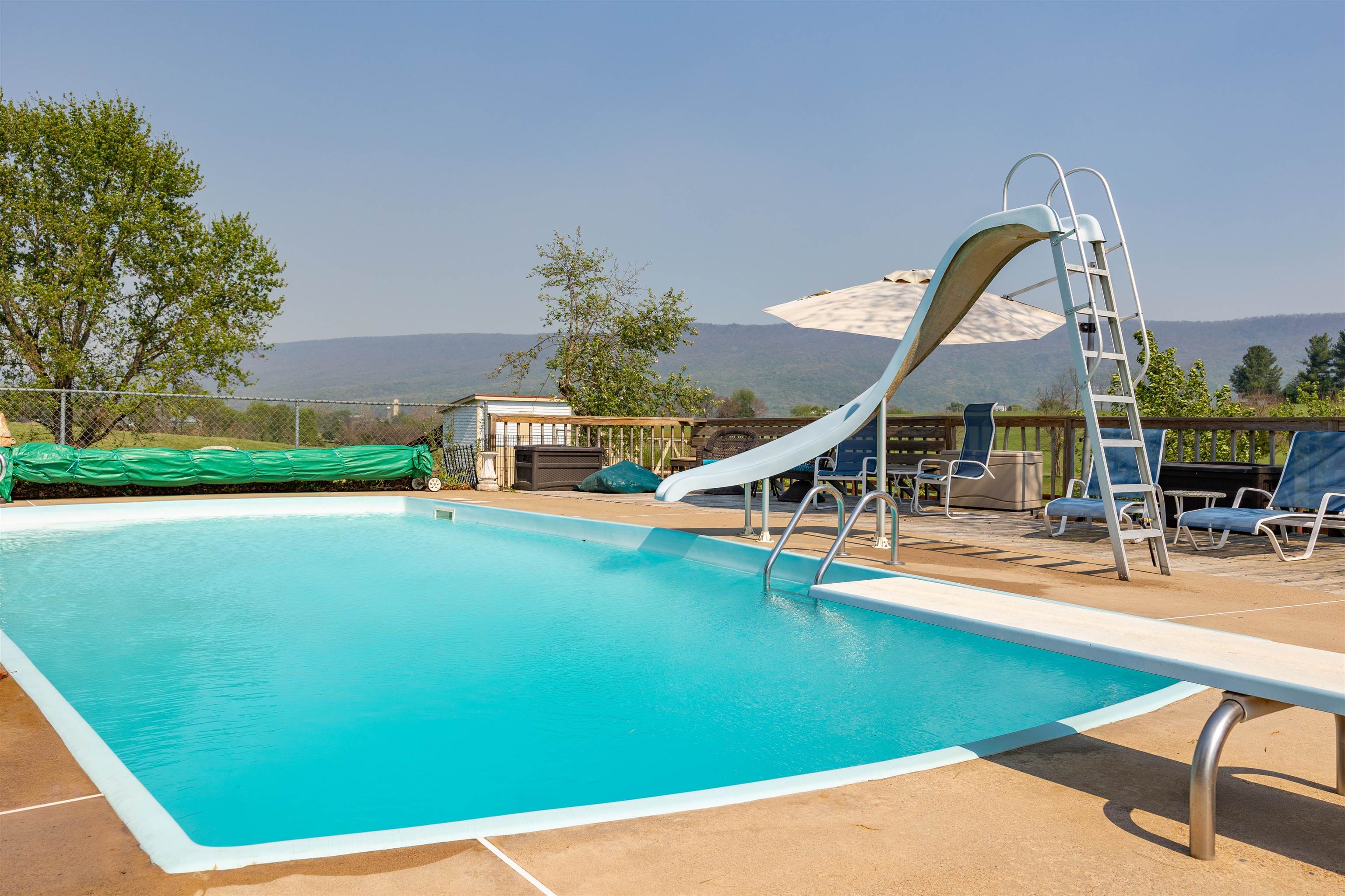 235 FAIRVIEW CHURCH RD, TIMBERVILLE, Virginia 22853, 3 Bedrooms Bedrooms, ,2 BathroomsBathrooms,Residential,Barrington Farm,235 FAIRVIEW CHURCH RD,675689 MLS # 675689