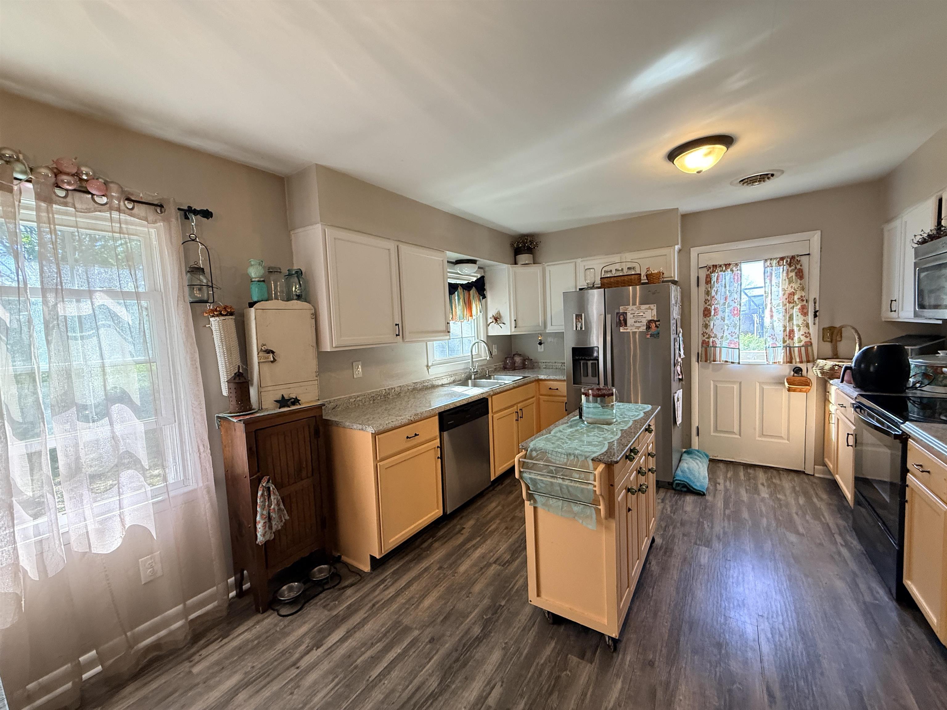 45 MERCER CIR, GROTTOES, Virginia 24441, 3 Bedrooms Bedrooms, ,1 BathroomBathrooms,Residential,45 MERCER CIR,676099 MLS # 676099