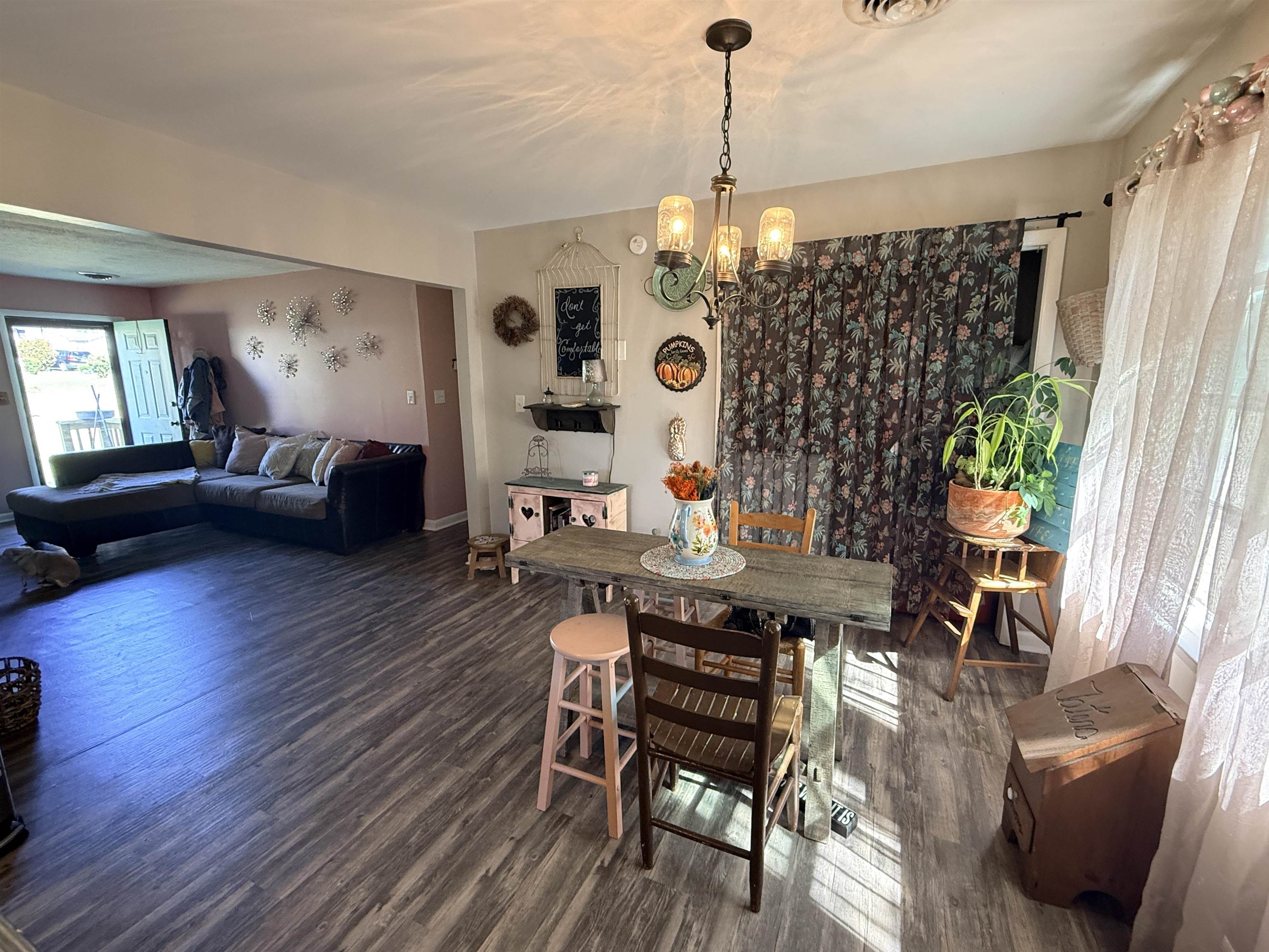 45 MERCER CIR, GROTTOES, Virginia 24441, 3 Bedrooms Bedrooms, ,1 BathroomBathrooms,Residential,45 MERCER CIR,676099 MLS # 676099