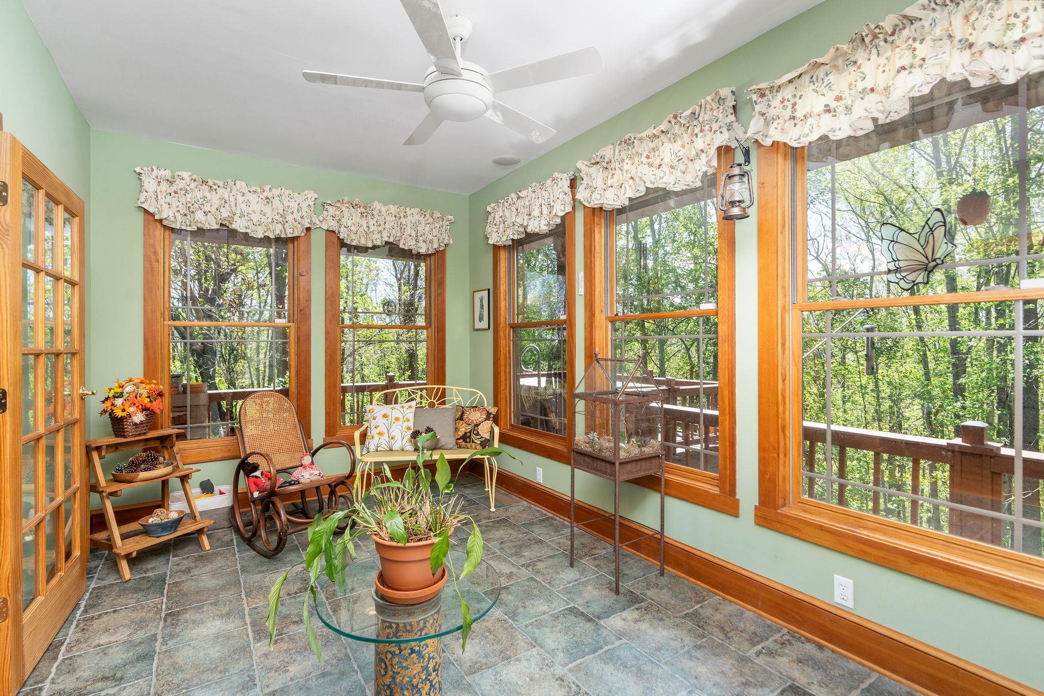 150 FAIRFIELD ESTATES DR, RAPHINE, Virginia 24472, 4 Bedrooms Bedrooms, ,3 BathroomsBathrooms,Residential,Cracker Barrell House!,150 FAIRFIELD ESTATES DR,676105 MLS # 676105