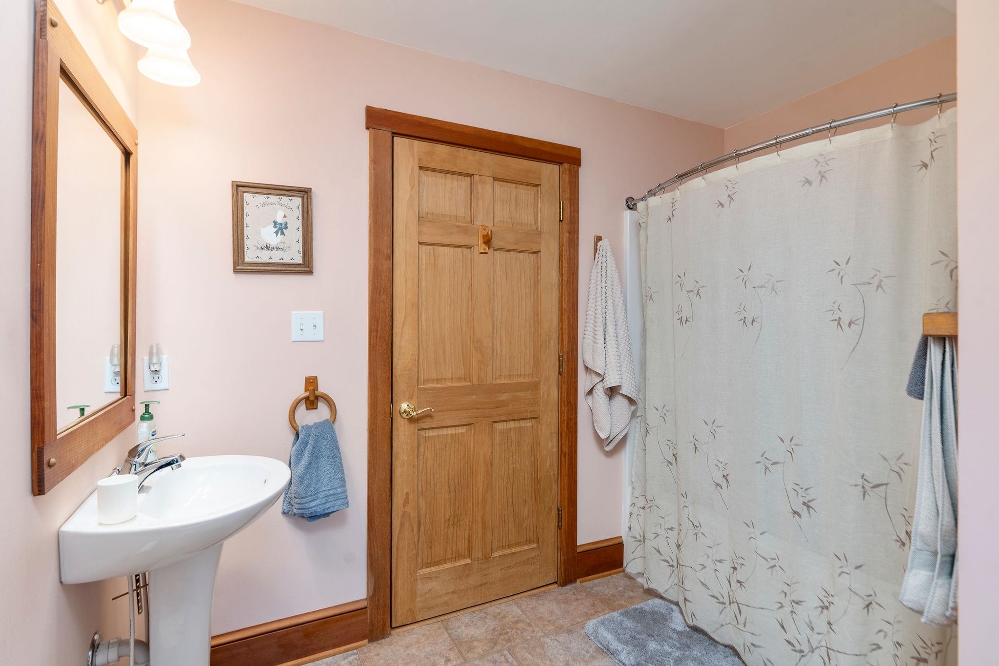 150 FAIRFIELD ESTATES DR, RAPHINE, Virginia 24472, 4 Bedrooms Bedrooms, ,3 BathroomsBathrooms,Residential,Cracker Barrell House!,150 FAIRFIELD ESTATES DR,676105 MLS # 676105