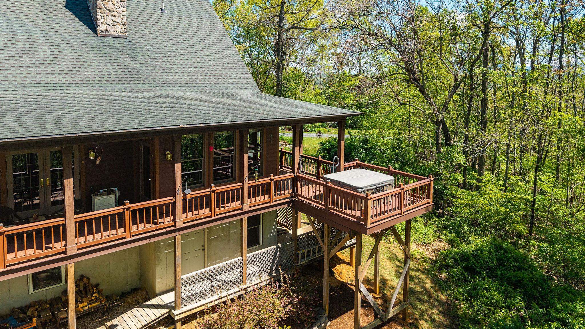 150 FAIRFIELD ESTATES DR, RAPHINE, Virginia 24472, 4 Bedrooms Bedrooms, ,3 BathroomsBathrooms,Residential,Cracker Barrell House!,150 FAIRFIELD ESTATES DR,676105 MLS # 676105