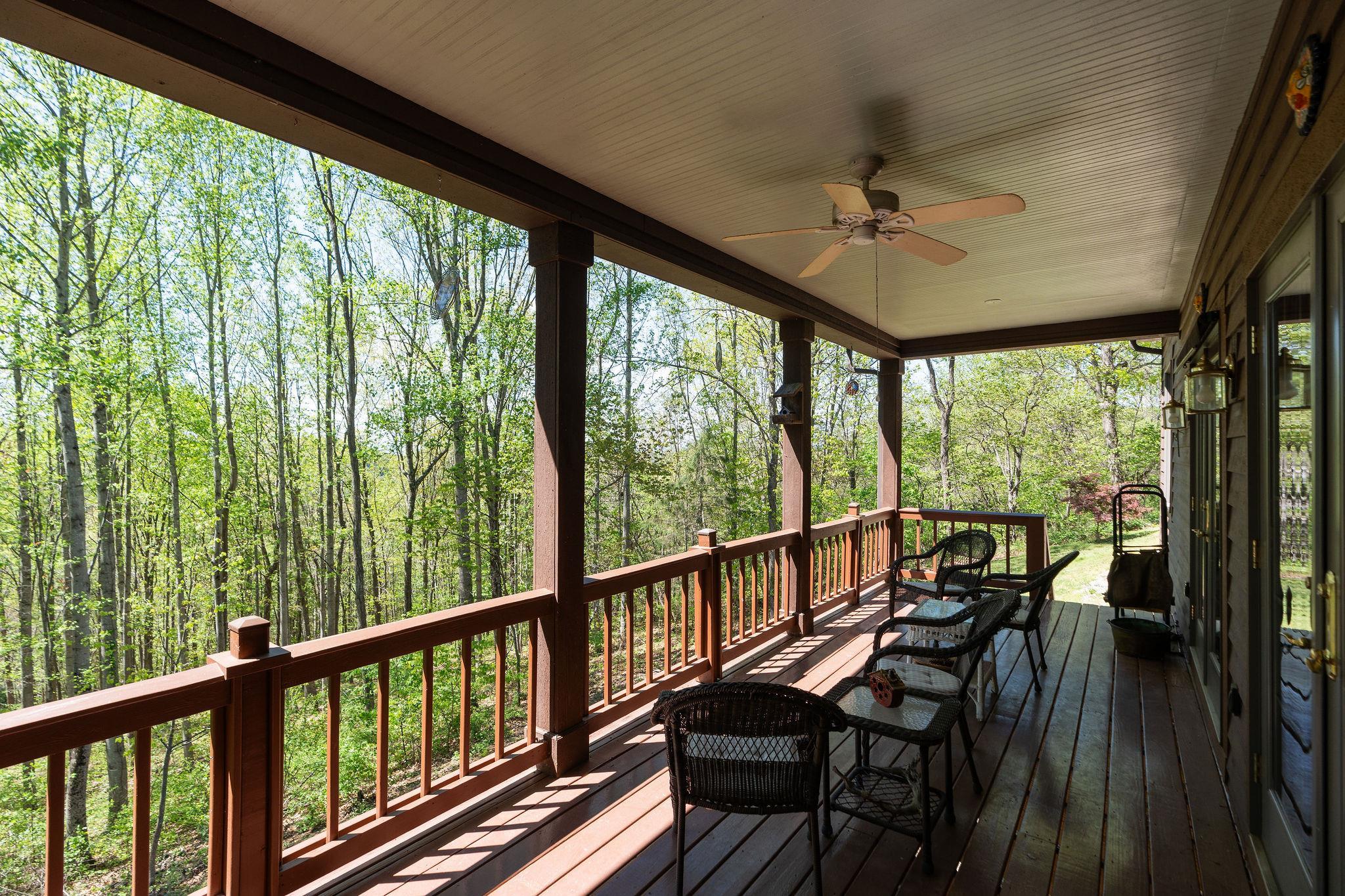 150 FAIRFIELD ESTATES DR, RAPHINE, Virginia 24472, 4 Bedrooms Bedrooms, ,3 BathroomsBathrooms,Residential,Cracker Barrell House!,150 FAIRFIELD ESTATES DR,676105 MLS # 676105