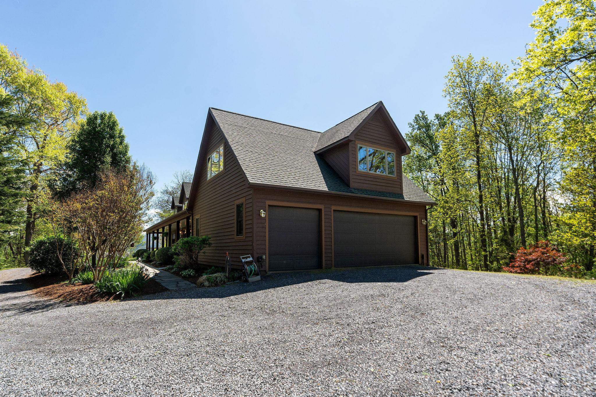 150 FAIRFIELD ESTATES DR, RAPHINE, Virginia 24472, 4 Bedrooms Bedrooms, ,3 BathroomsBathrooms,Residential,Cracker Barrell House!,150 FAIRFIELD ESTATES DR,676105 MLS # 676105