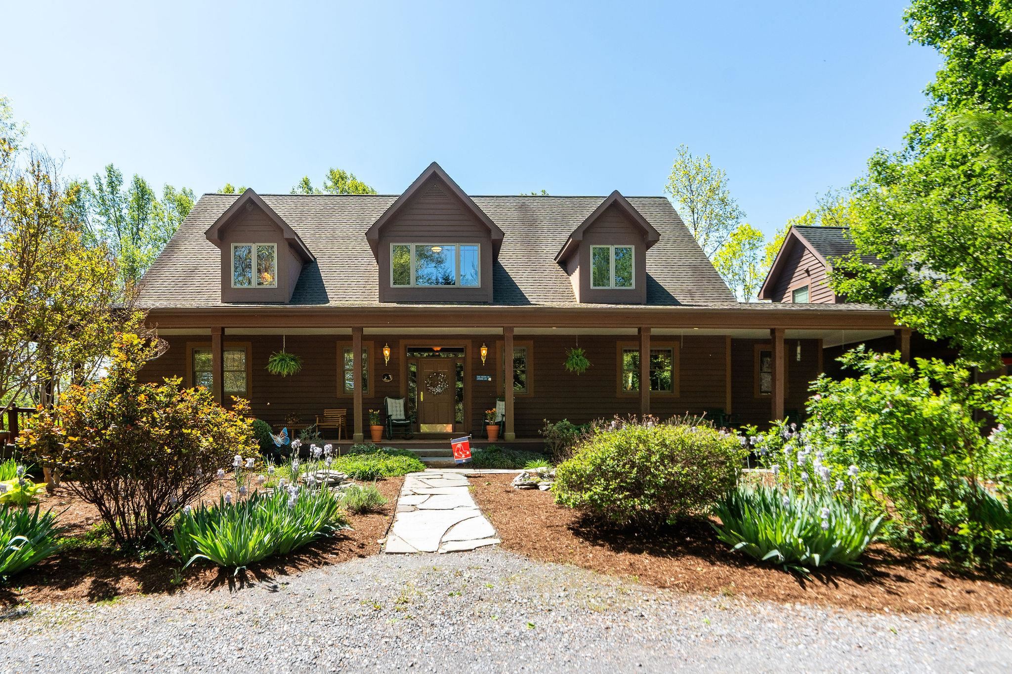 150 FAIRFIELD ESTATES DR, RAPHINE, Virginia 24472, 4 Bedrooms Bedrooms, ,3 BathroomsBathrooms,Residential,Cracker Barrell House!,150 FAIRFIELD ESTATES DR,676105 MLS # 676105