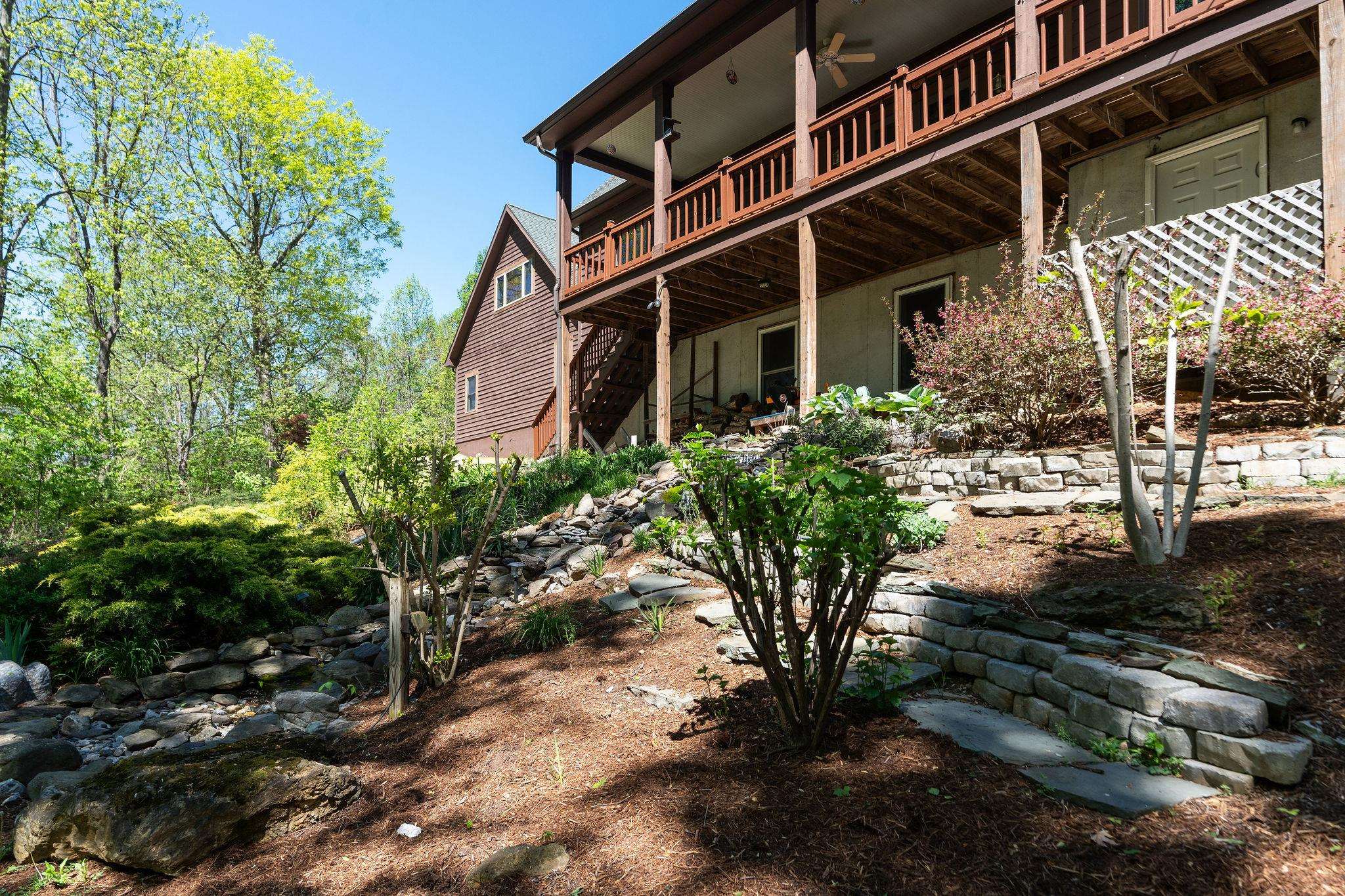 150 FAIRFIELD ESTATES DR, RAPHINE, Virginia 24472, 4 Bedrooms Bedrooms, ,3 BathroomsBathrooms,Residential,Cracker Barrell House!,150 FAIRFIELD ESTATES DR,676105 MLS # 676105