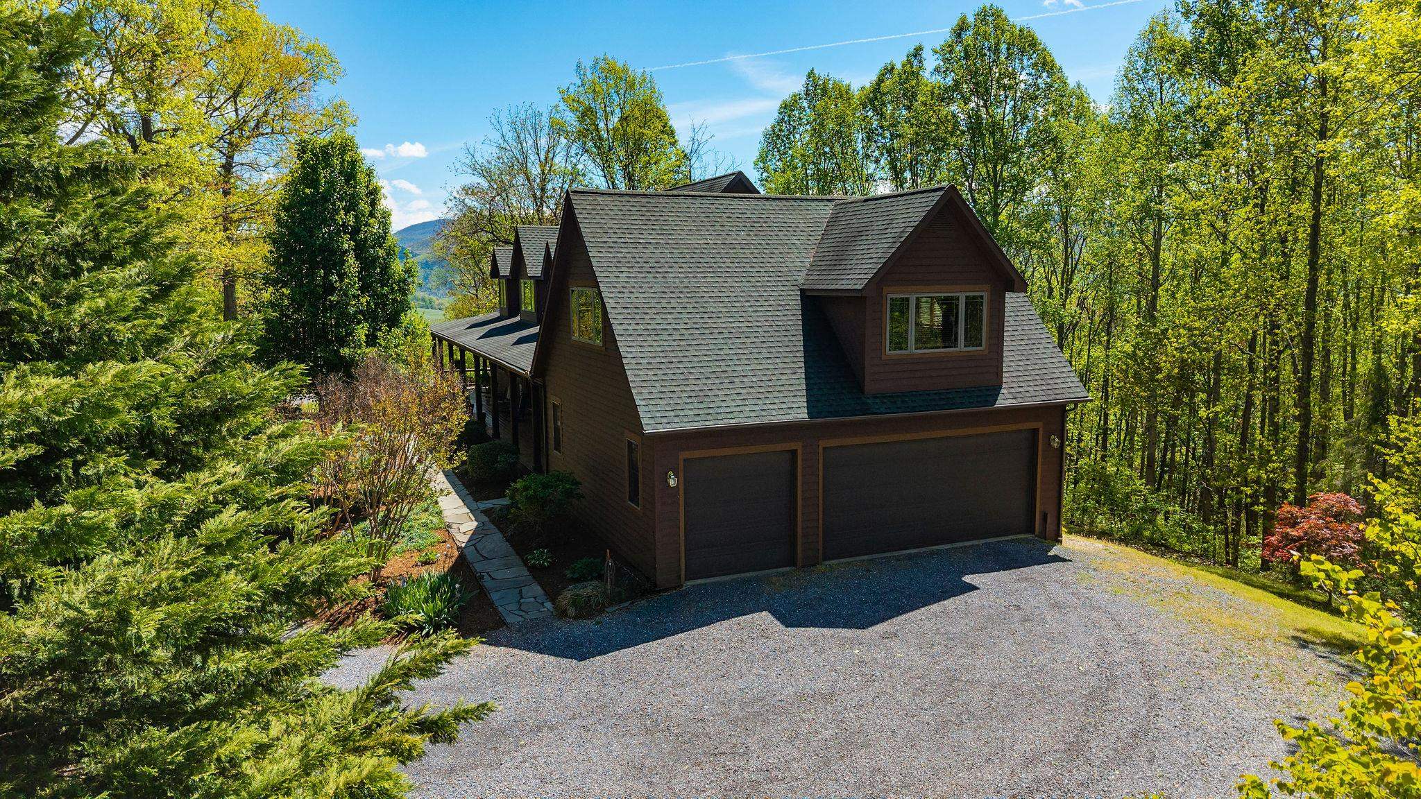 150 FAIRFIELD ESTATES DR, RAPHINE, Virginia 24472, 4 Bedrooms Bedrooms, ,3 BathroomsBathrooms,Residential,Cracker Barrell House!,150 FAIRFIELD ESTATES DR,676105 MLS # 676105