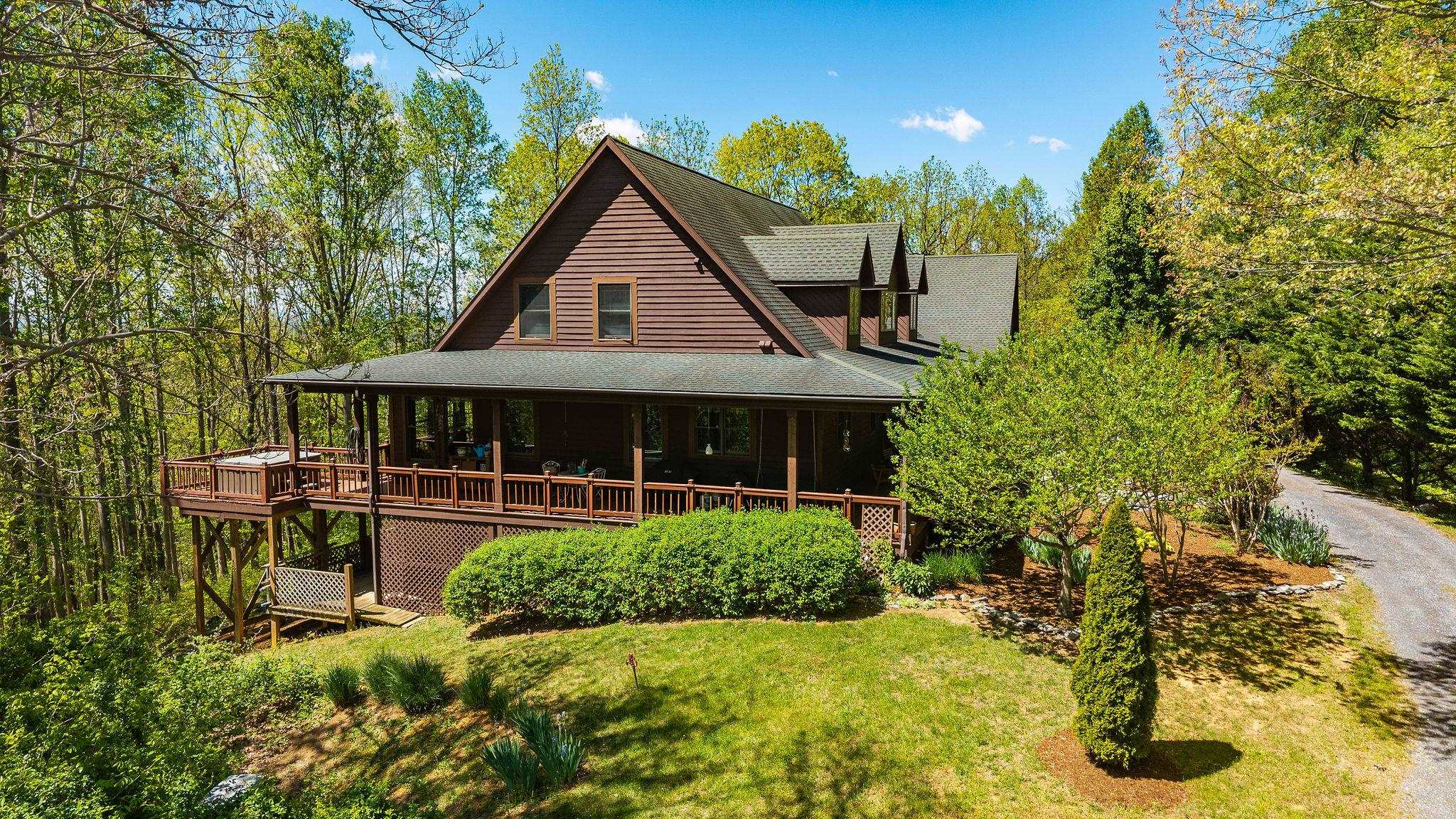 150 FAIRFIELD ESTATES DR, RAPHINE, Virginia 24472, 4 Bedrooms Bedrooms, ,3 BathroomsBathrooms,Residential,Cracker Barrell House!,150 FAIRFIELD ESTATES DR,676105 MLS # 676105