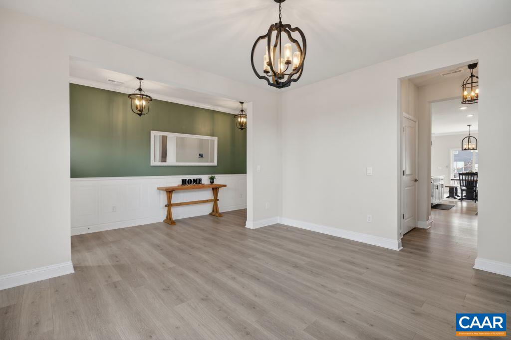 20 AVONWOODS CT, STAUNTON, Virginia 24401, 4 Bedrooms Bedrooms, ,3 BathroomsBathrooms,Residential,20 AVONWOODS CT,676107 MLS # 676107