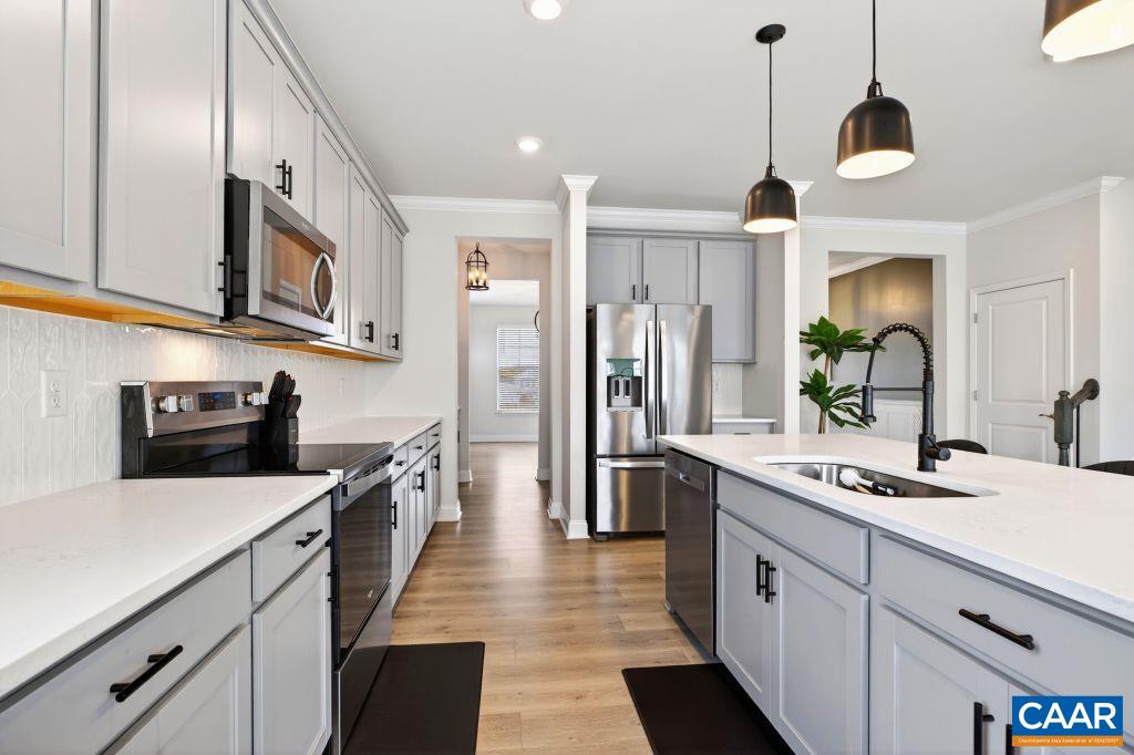 20 AVONWOODS CT, STAUNTON, Virginia 24401, 4 Bedrooms Bedrooms, ,3 BathroomsBathrooms,Residential,20 AVONWOODS CT,676107 MLS # 676107