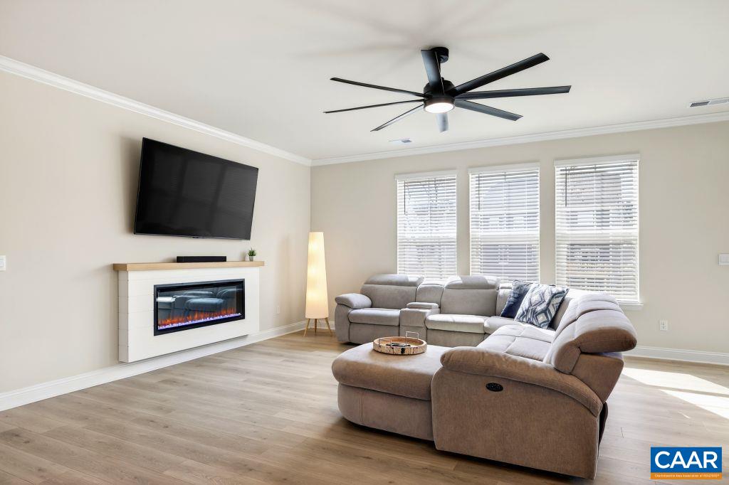 20 AVONWOODS CT, STAUNTON, Virginia 24401, 4 Bedrooms Bedrooms, ,3 BathroomsBathrooms,Residential,20 AVONWOODS CT,676107 MLS # 676107