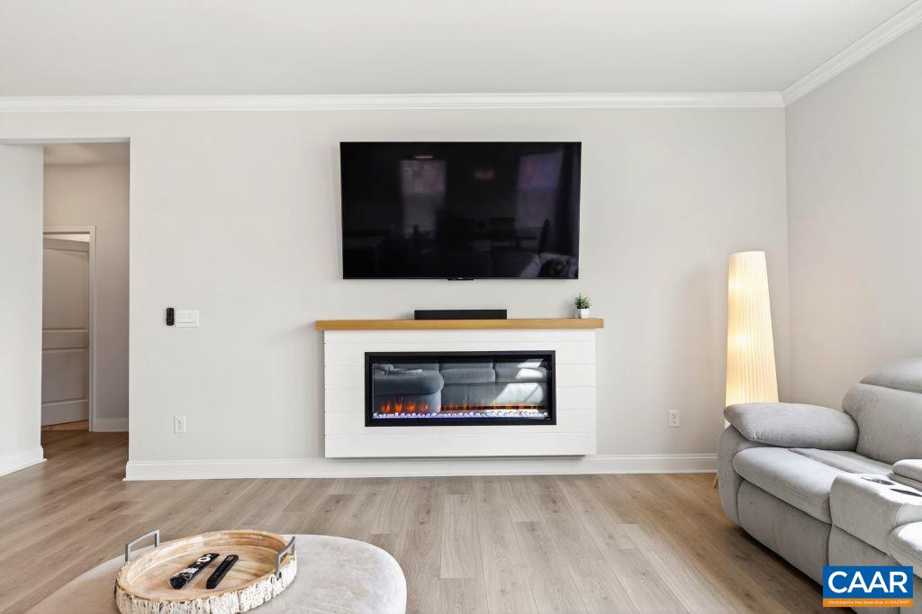 20 AVONWOODS CT, STAUNTON, Virginia 24401, 4 Bedrooms Bedrooms, ,3 BathroomsBathrooms,Residential,20 AVONWOODS CT,676107 MLS # 676107