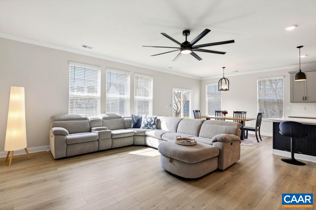 20 AVONWOODS CT, STAUNTON, Virginia 24401, 4 Bedrooms Bedrooms, ,3 BathroomsBathrooms,Residential,20 AVONWOODS CT,676107 MLS # 676107