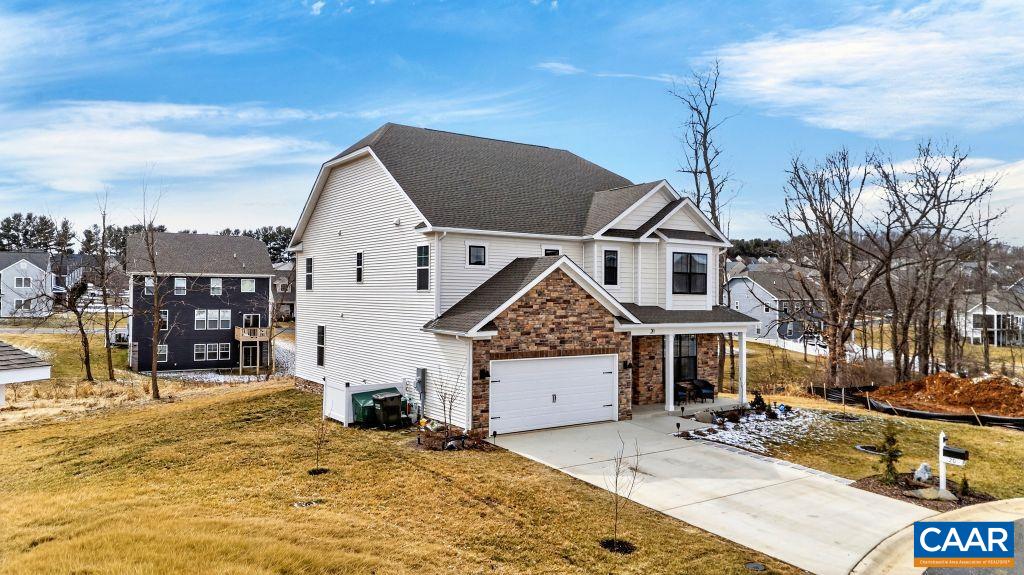 20 AVONWOODS CT, STAUNTON, Virginia 24401, 4 Bedrooms Bedrooms, ,3 BathroomsBathrooms,Residential,20 AVONWOODS CT,676107 MLS # 676107