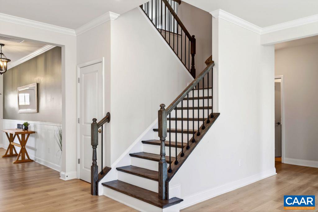 20 AVONWOODS CT, STAUNTON, Virginia 24401, 4 Bedrooms Bedrooms, ,3 BathroomsBathrooms,Residential,20 AVONWOODS CT,676107 MLS # 676107