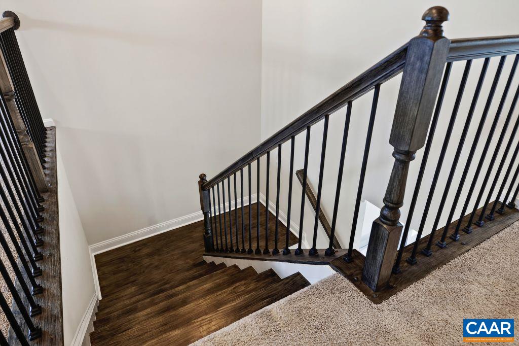 20 AVONWOODS CT, STAUNTON, Virginia 24401, 4 Bedrooms Bedrooms, ,3 BathroomsBathrooms,Residential,20 AVONWOODS CT,676107 MLS # 676107