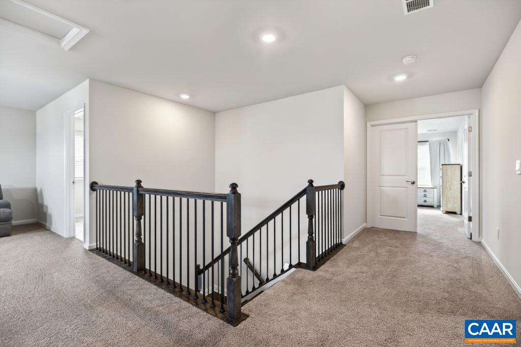 20 AVONWOODS CT, STAUNTON, Virginia 24401, 4 Bedrooms Bedrooms, ,3 BathroomsBathrooms,Residential,20 AVONWOODS CT,676107 MLS # 676107