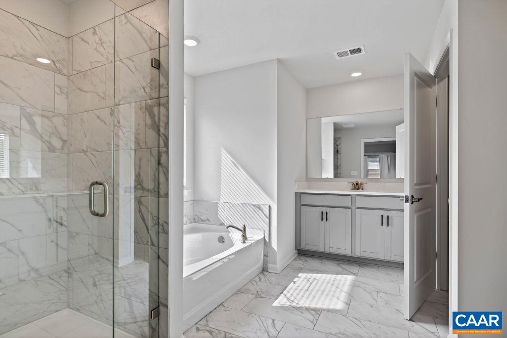 20 AVONWOODS CT, STAUNTON, Virginia 24401, 4 Bedrooms Bedrooms, ,3 BathroomsBathrooms,Residential,20 AVONWOODS CT,676107 MLS # 676107