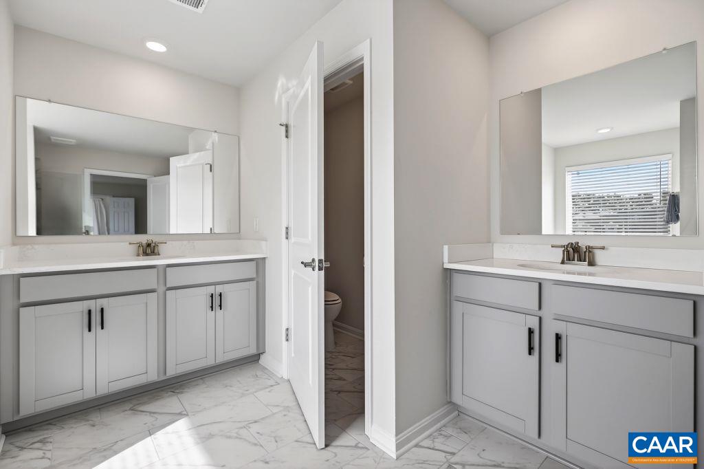 20 AVONWOODS CT, STAUNTON, Virginia 24401, 4 Bedrooms Bedrooms, ,3 BathroomsBathrooms,Residential,20 AVONWOODS CT,676107 MLS # 676107