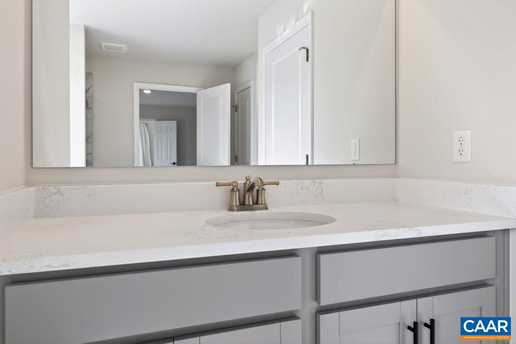 20 AVONWOODS CT, STAUNTON, Virginia 24401, 4 Bedrooms Bedrooms, ,3 BathroomsBathrooms,Residential,20 AVONWOODS CT,676107 MLS # 676107