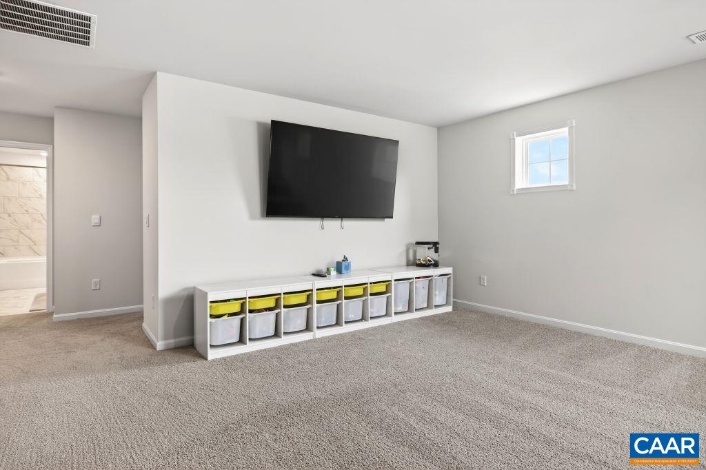 20 AVONWOODS CT, STAUNTON, Virginia 24401, 4 Bedrooms Bedrooms, ,3 BathroomsBathrooms,Residential,20 AVONWOODS CT,676107 MLS # 676107