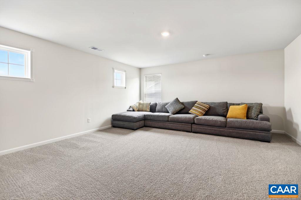 20 AVONWOODS CT, STAUNTON, Virginia 24401, 4 Bedrooms Bedrooms, ,3 BathroomsBathrooms,Residential,20 AVONWOODS CT,676107 MLS # 676107