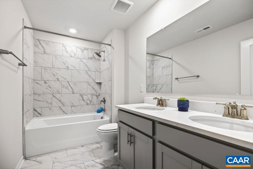 20 AVONWOODS CT, STAUNTON, Virginia 24401, 4 Bedrooms Bedrooms, ,3 BathroomsBathrooms,Residential,20 AVONWOODS CT,676107 MLS # 676107