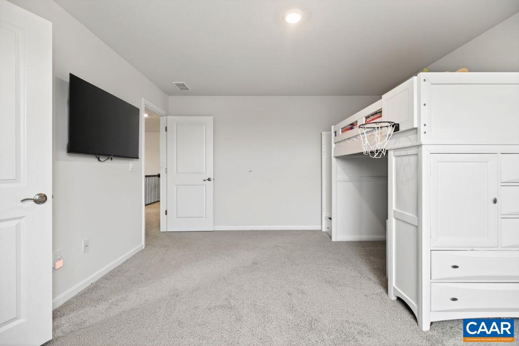 20 AVONWOODS CT, STAUNTON, Virginia 24401, 4 Bedrooms Bedrooms, ,3 BathroomsBathrooms,Residential,20 AVONWOODS CT,676107 MLS # 676107