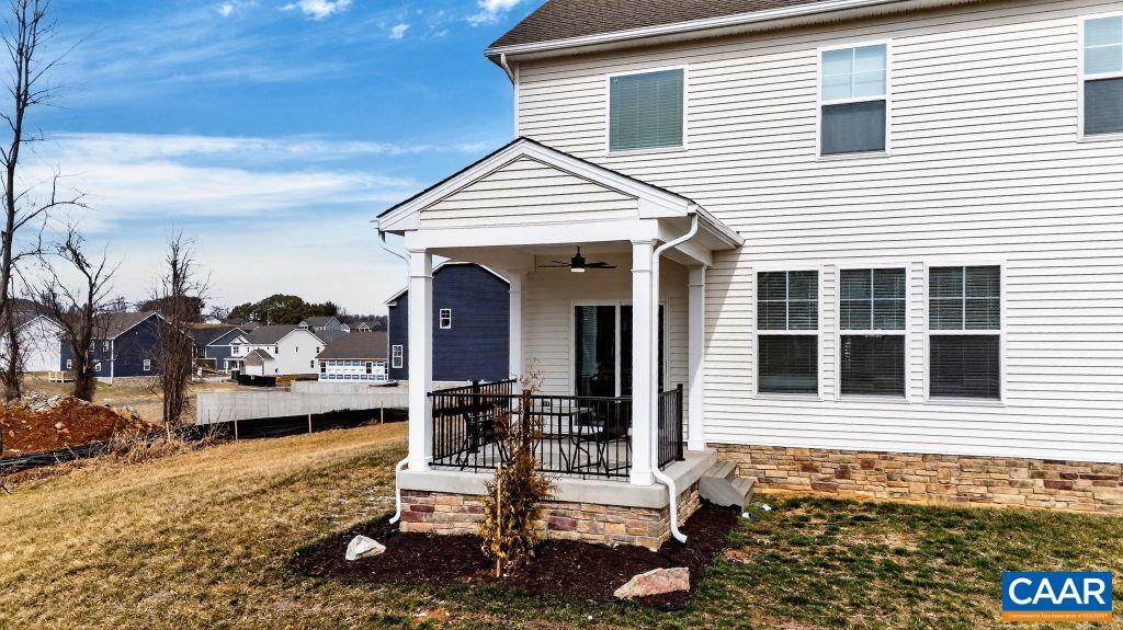 20 AVONWOODS CT, STAUNTON, Virginia 24401, 4 Bedrooms Bedrooms, ,3 BathroomsBathrooms,Residential,20 AVONWOODS CT,676107 MLS # 676107