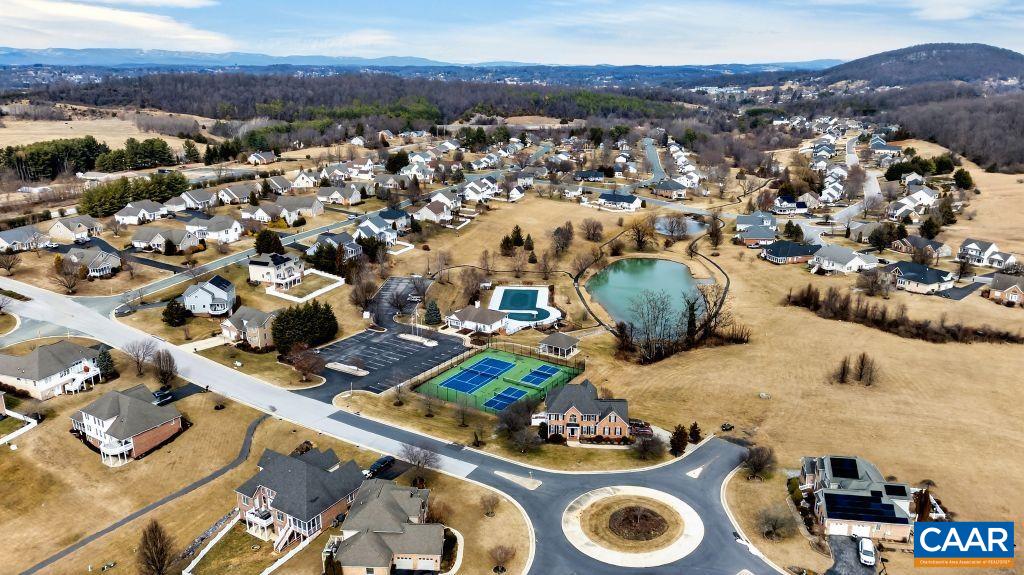 20 AVONWOODS CT, STAUNTON, Virginia 24401, 4 Bedrooms Bedrooms, ,3 BathroomsBathrooms,Residential,20 AVONWOODS CT,676107 MLS # 676107