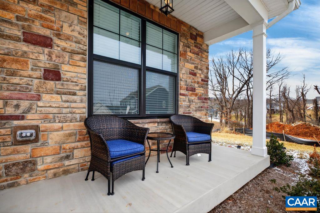 20 AVONWOODS CT, STAUNTON, Virginia 24401, 4 Bedrooms Bedrooms, ,3 BathroomsBathrooms,Residential,20 AVONWOODS CT,676107 MLS # 676107