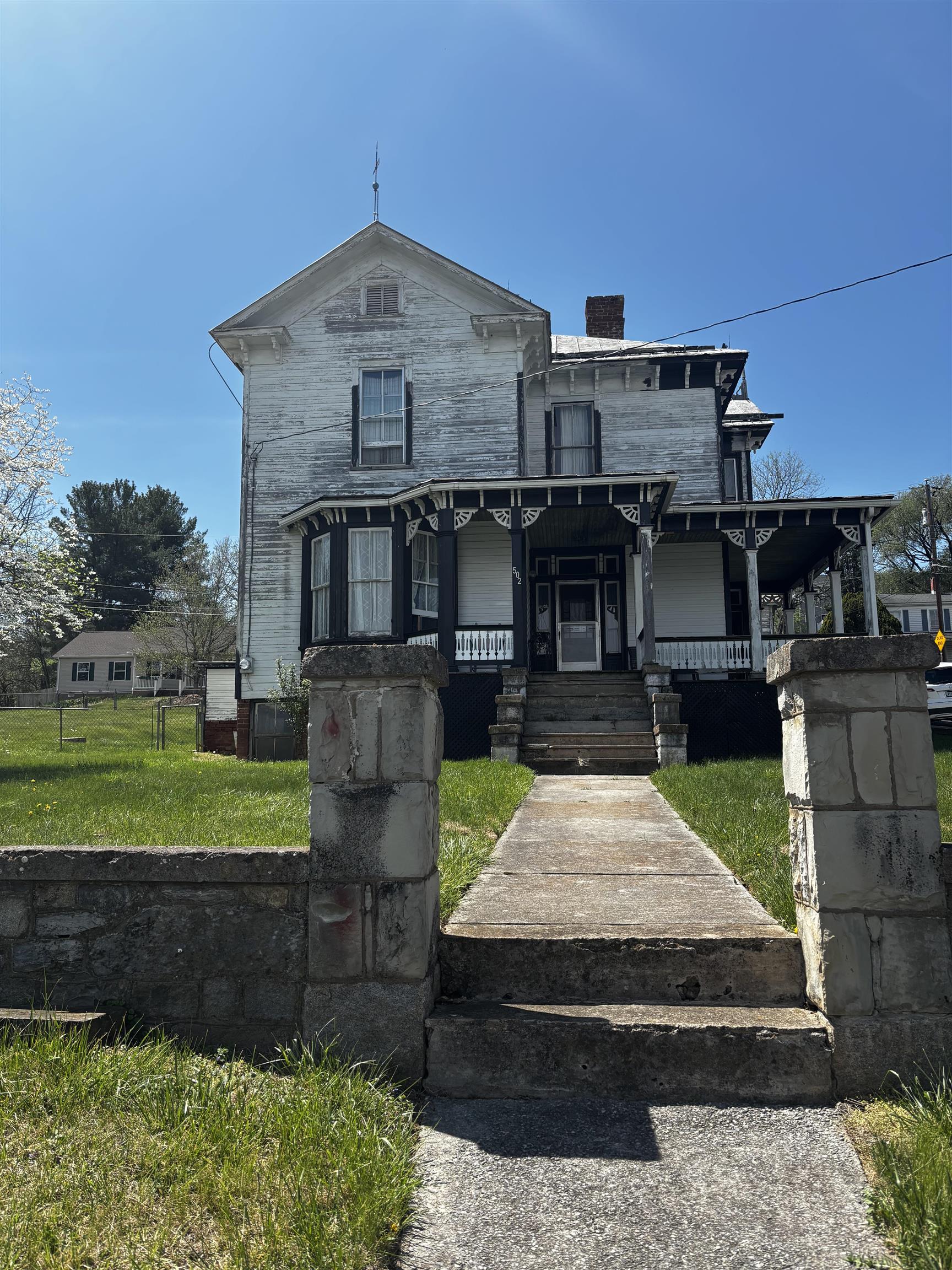 502 TANNEHILL ST, STAUNTON, Virginia 24401, 3 Bedrooms Bedrooms, ,1 BathroomBathrooms,Residential,502 TANNEHILL ST,676111 MLS # 676111