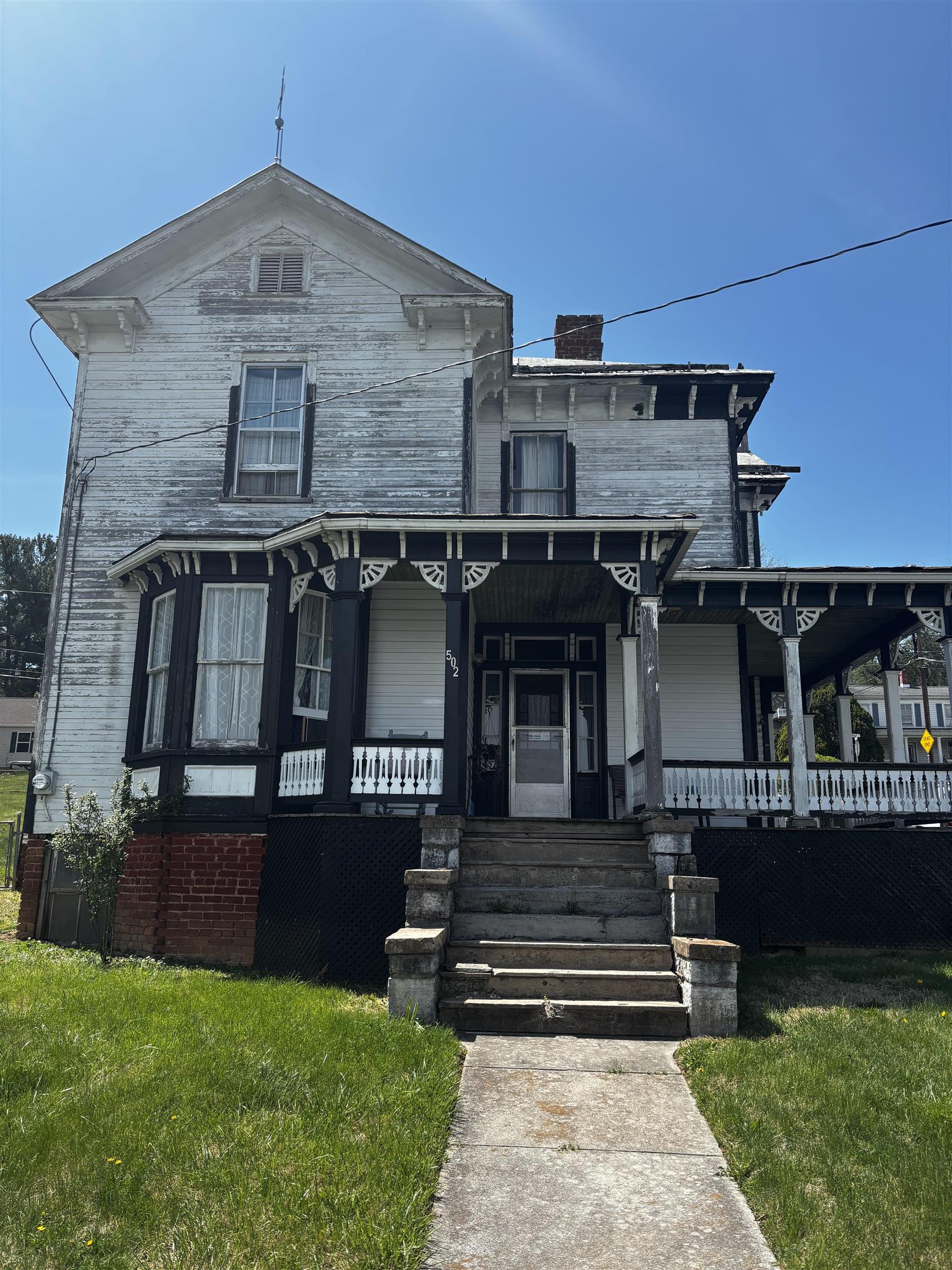 502 TANNEHILL ST, STAUNTON, Virginia 24401, 3 Bedrooms Bedrooms, ,1 BathroomBathrooms,Residential,502 TANNEHILL ST,676111 MLS # 676111