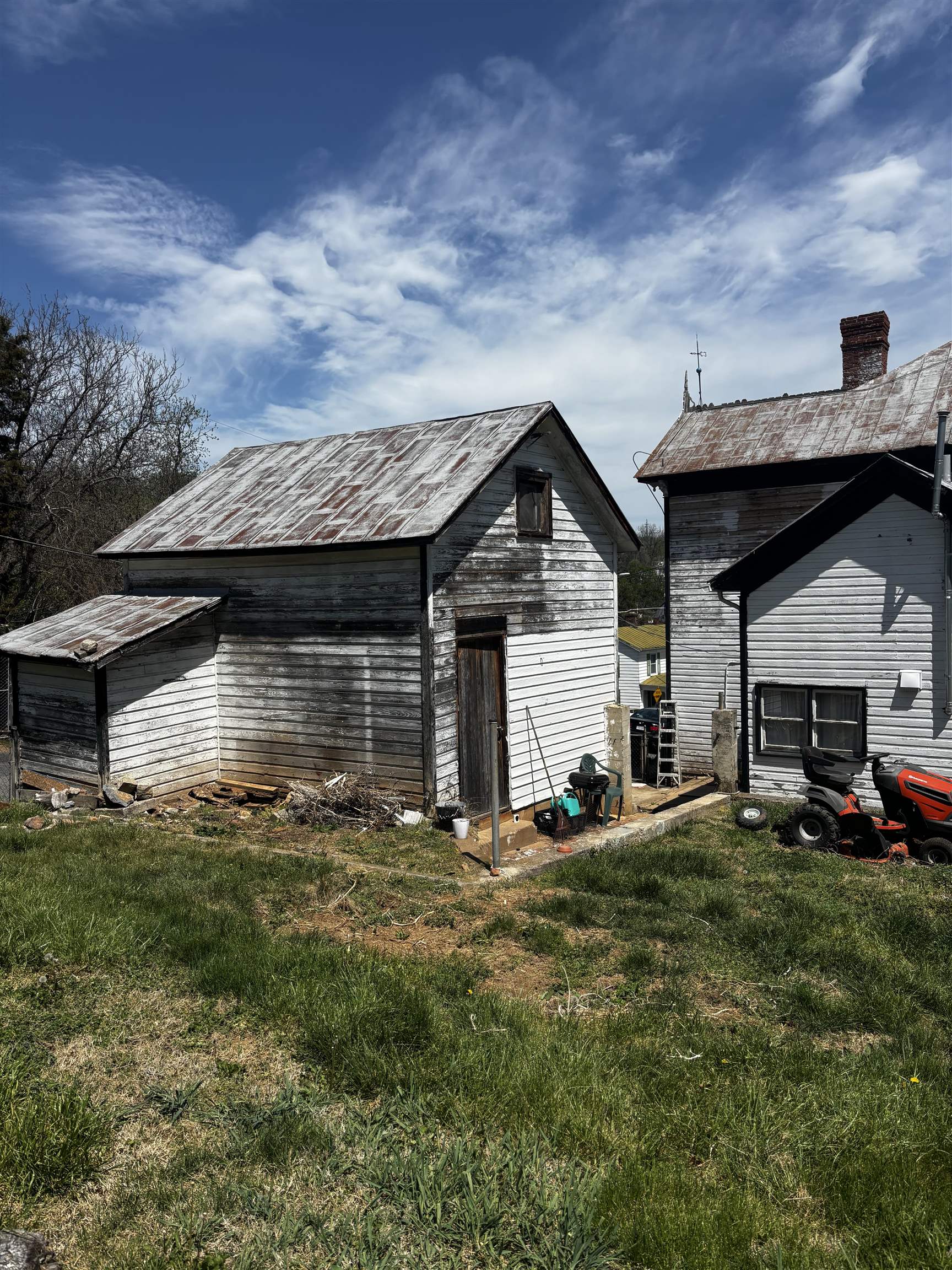 502 TANNEHILL ST, STAUNTON, Virginia 24401, 3 Bedrooms Bedrooms, ,1 BathroomBathrooms,Residential,502 TANNEHILL ST,676111 MLS # 676111