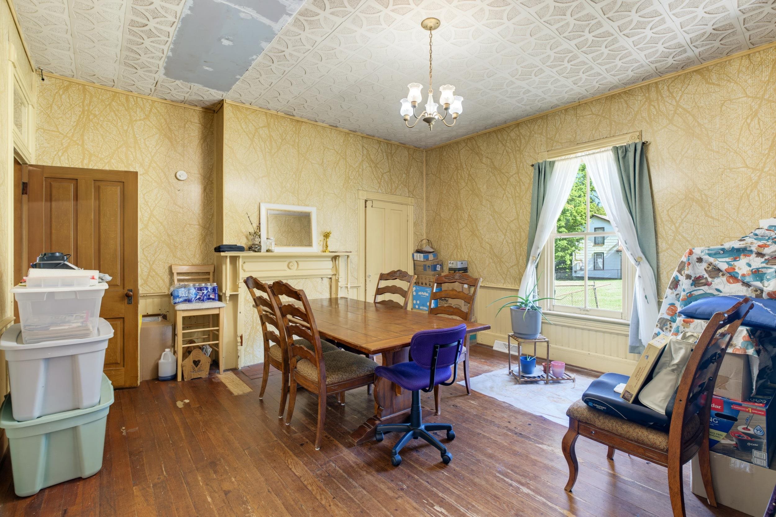 502 TANNEHILL ST, STAUNTON, Virginia 24401, 3 Bedrooms Bedrooms, ,1 BathroomBathrooms,Residential,502 TANNEHILL ST,676111 MLS # 676111