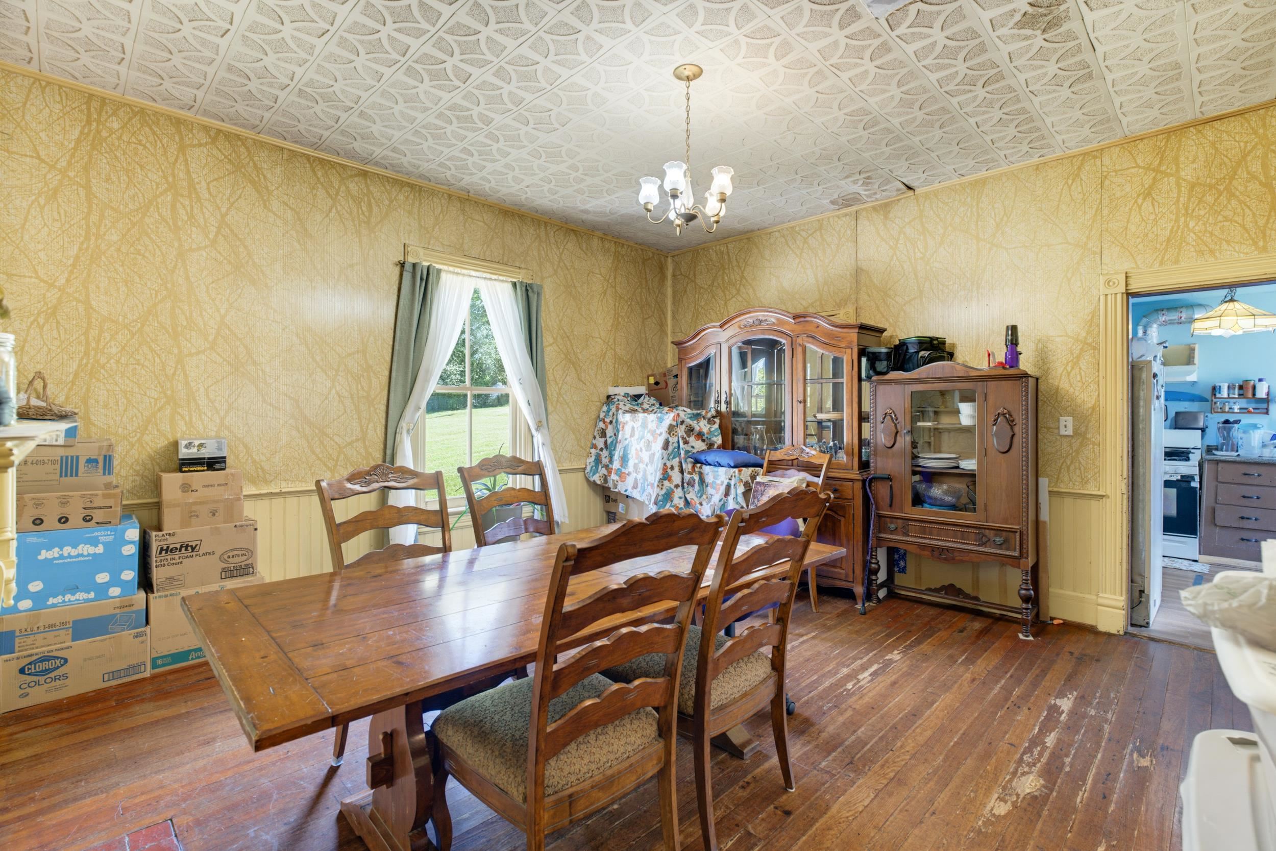502 TANNEHILL ST, STAUNTON, Virginia 24401, 3 Bedrooms Bedrooms, ,1 BathroomBathrooms,Residential,502 TANNEHILL ST,676111 MLS # 676111