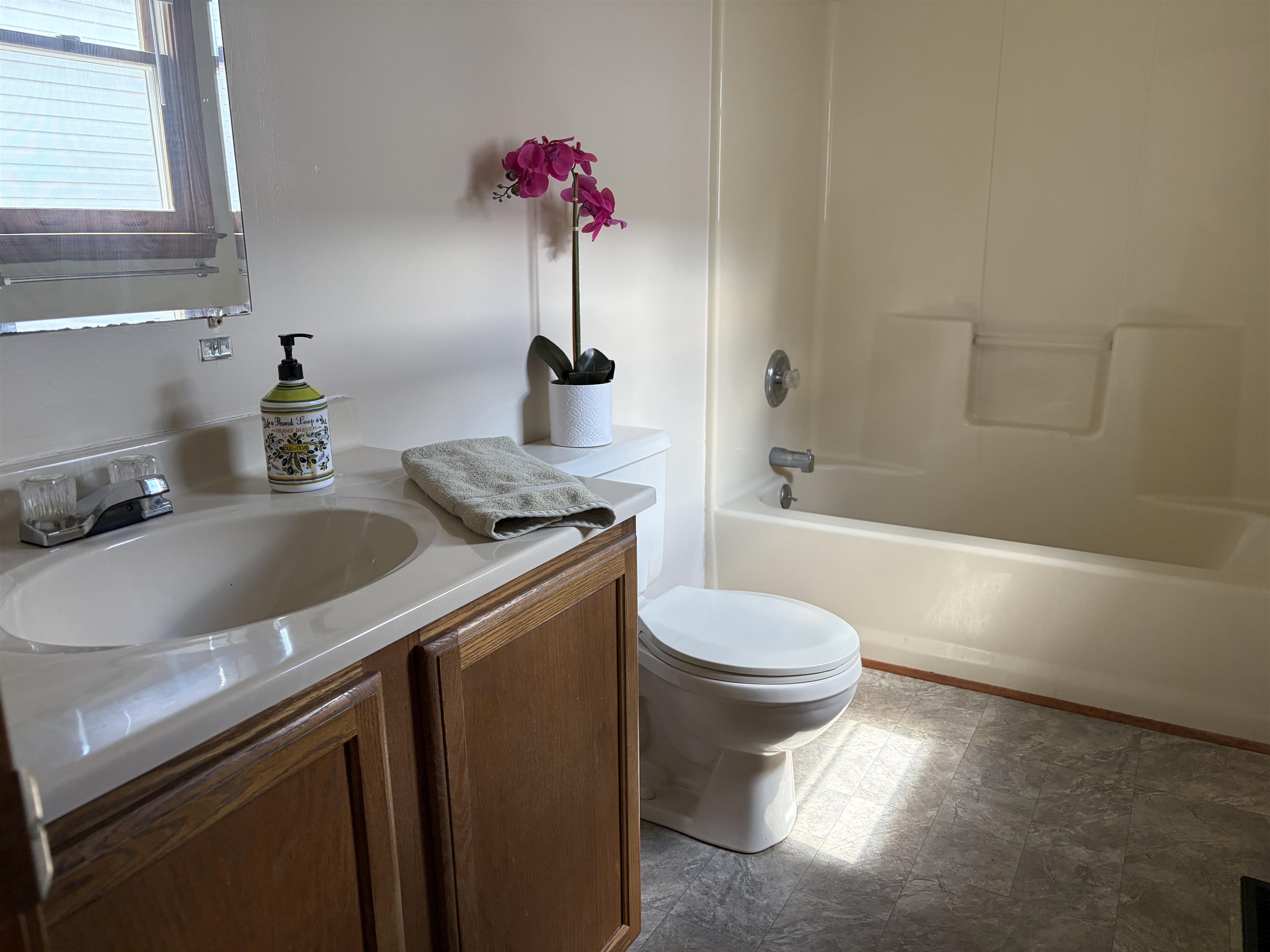 636 A ST, STAUNTON, Virginia 24401, 3 Bedrooms Bedrooms, ,2 BathroomsBathrooms,Residential,636 A ST,676113 MLS # 676113