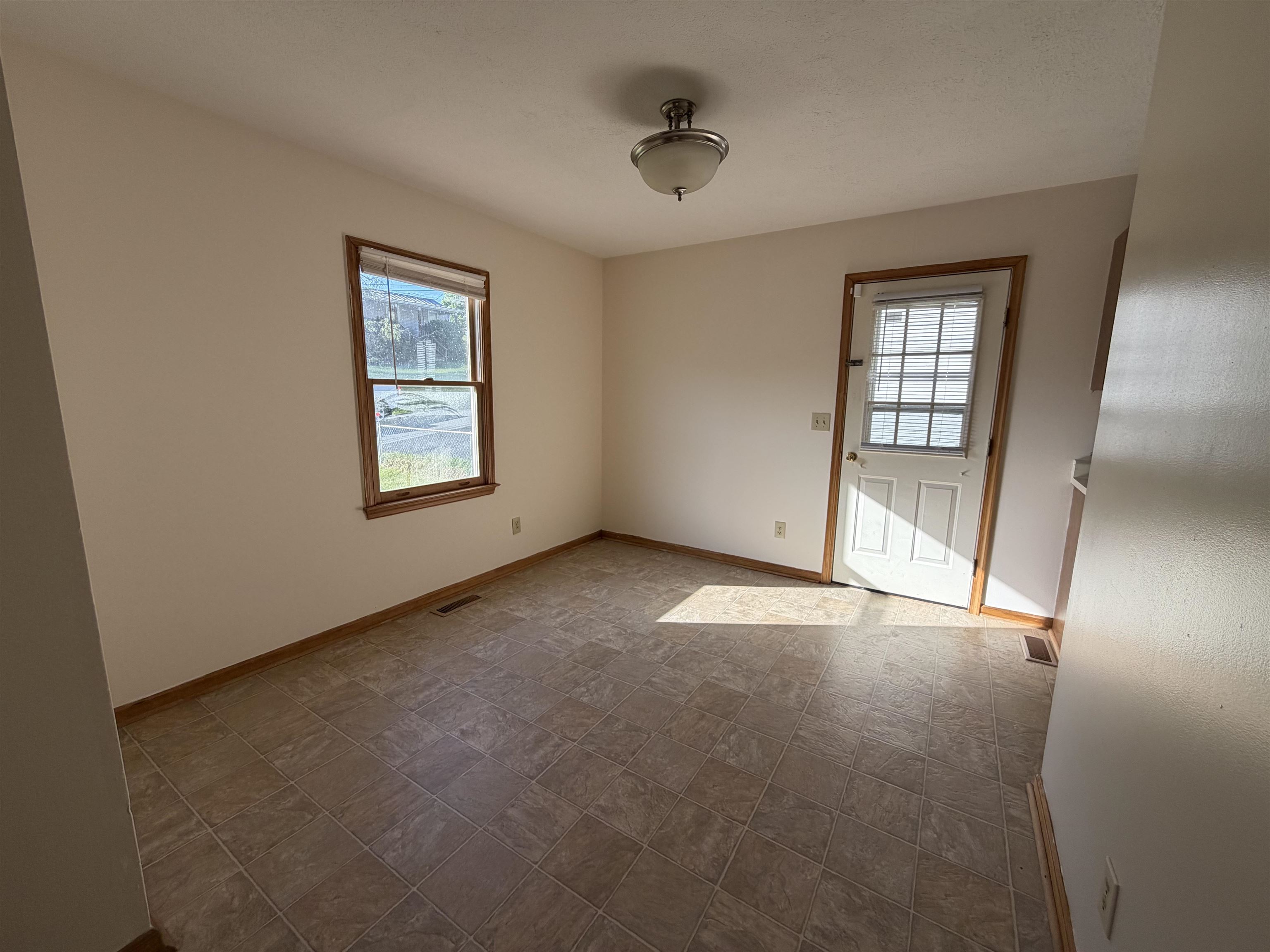 636 A ST, STAUNTON, Virginia 24401, 3 Bedrooms Bedrooms, ,2 BathroomsBathrooms,Residential,636 A ST,676113 MLS # 676113