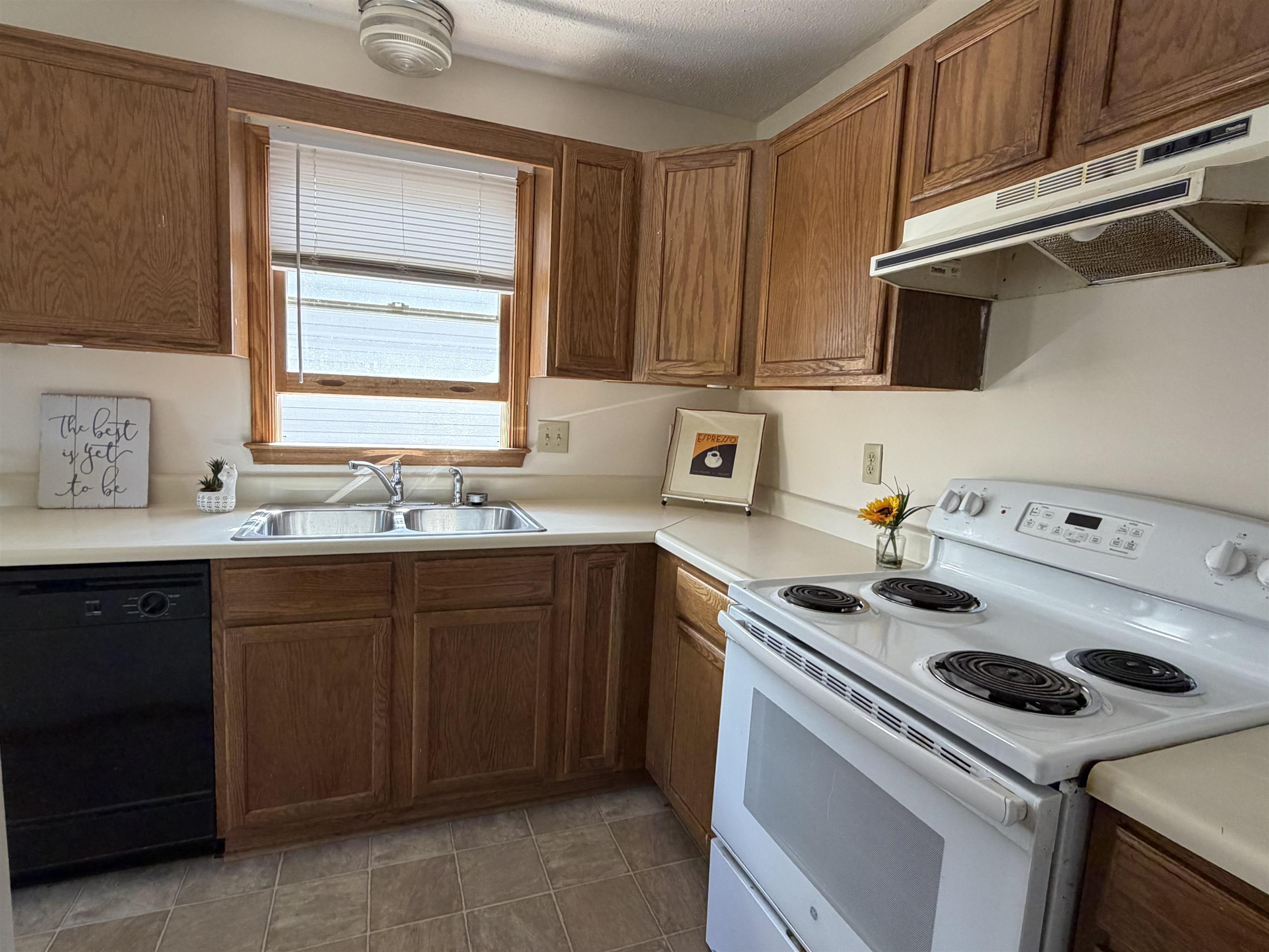 636 A ST, STAUNTON, Virginia 24401, 3 Bedrooms Bedrooms, ,2 BathroomsBathrooms,Residential,636 A ST,676113 MLS # 676113