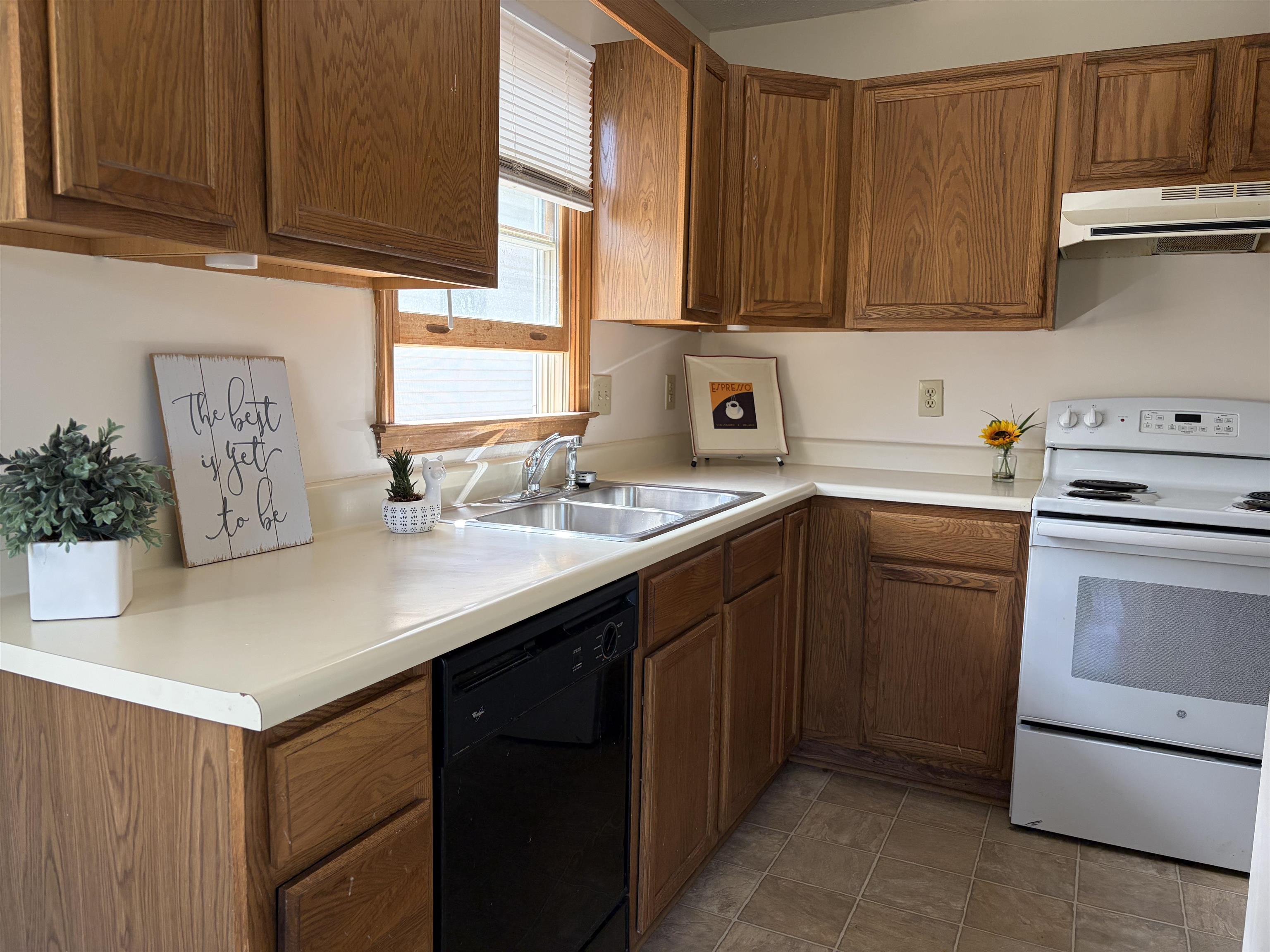 636 A ST, STAUNTON, Virginia 24401, 3 Bedrooms Bedrooms, ,2 BathroomsBathrooms,Residential,636 A ST,676113 MLS # 676113