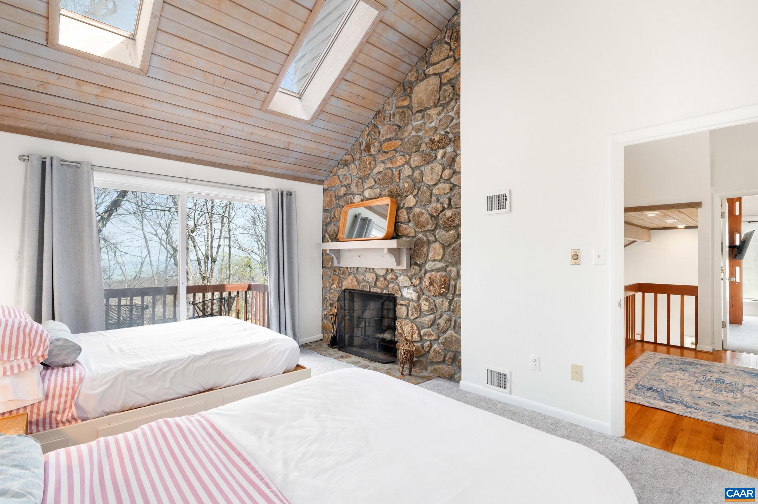 44 EAST CATOCTIN DR, WINTERGREEN RESORT, Virginia 22967, 4 Bedrooms Bedrooms, ,4 BathroomsBathrooms,Residential,11E-C-5,44 EAST CATOCTIN DR,676114 MLS # 676114