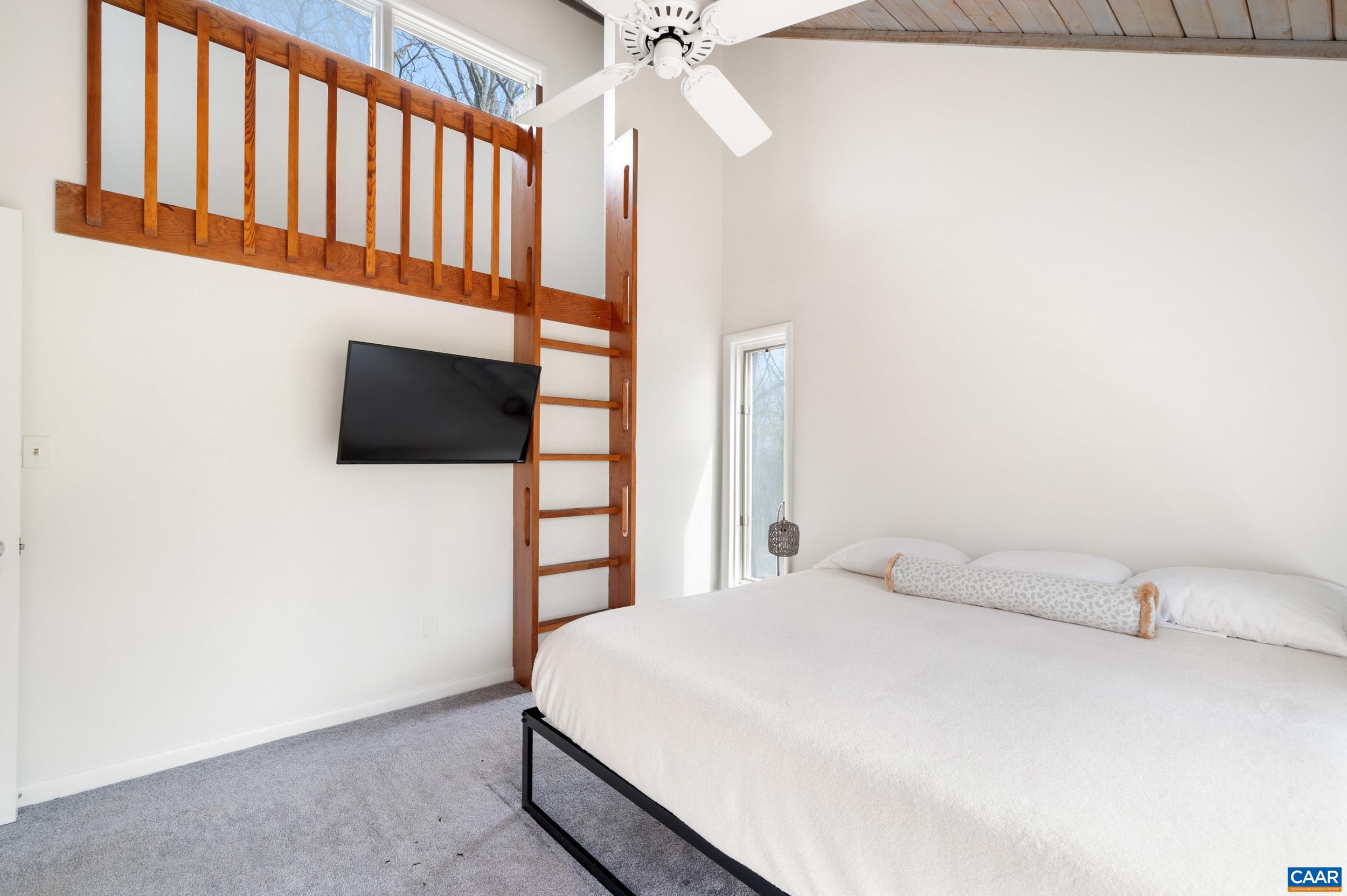 44 EAST CATOCTIN DR, WINTERGREEN RESORT, Virginia 22967, 4 Bedrooms Bedrooms, ,4 BathroomsBathrooms,Residential,11E-C-5,44 EAST CATOCTIN DR,676114 MLS # 676114