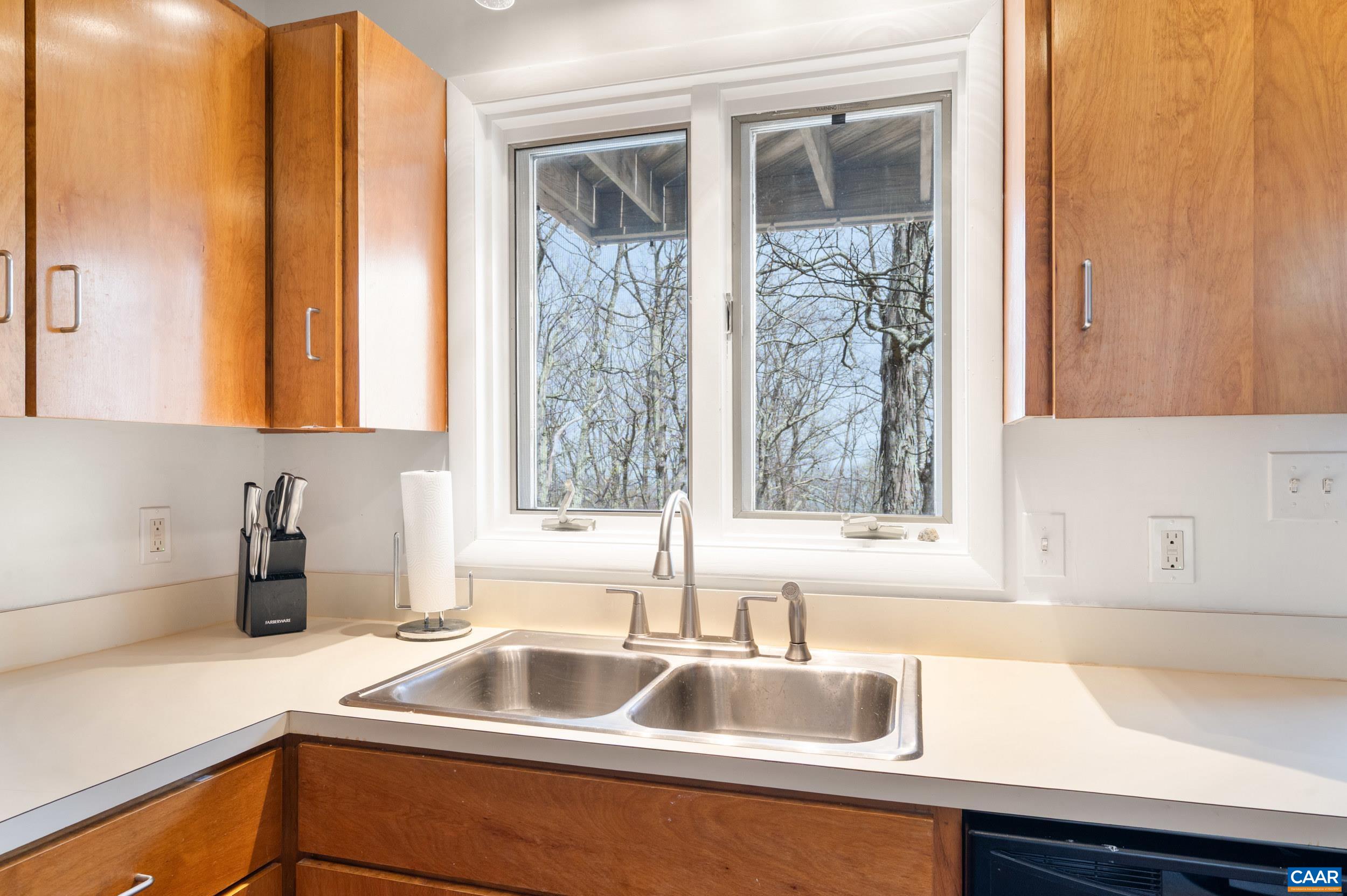 44 EAST CATOCTIN DR, WINTERGREEN RESORT, Virginia 22967, 4 Bedrooms Bedrooms, ,4 BathroomsBathrooms,Residential,11E-C-5,44 EAST CATOCTIN DR,676114 MLS # 676114