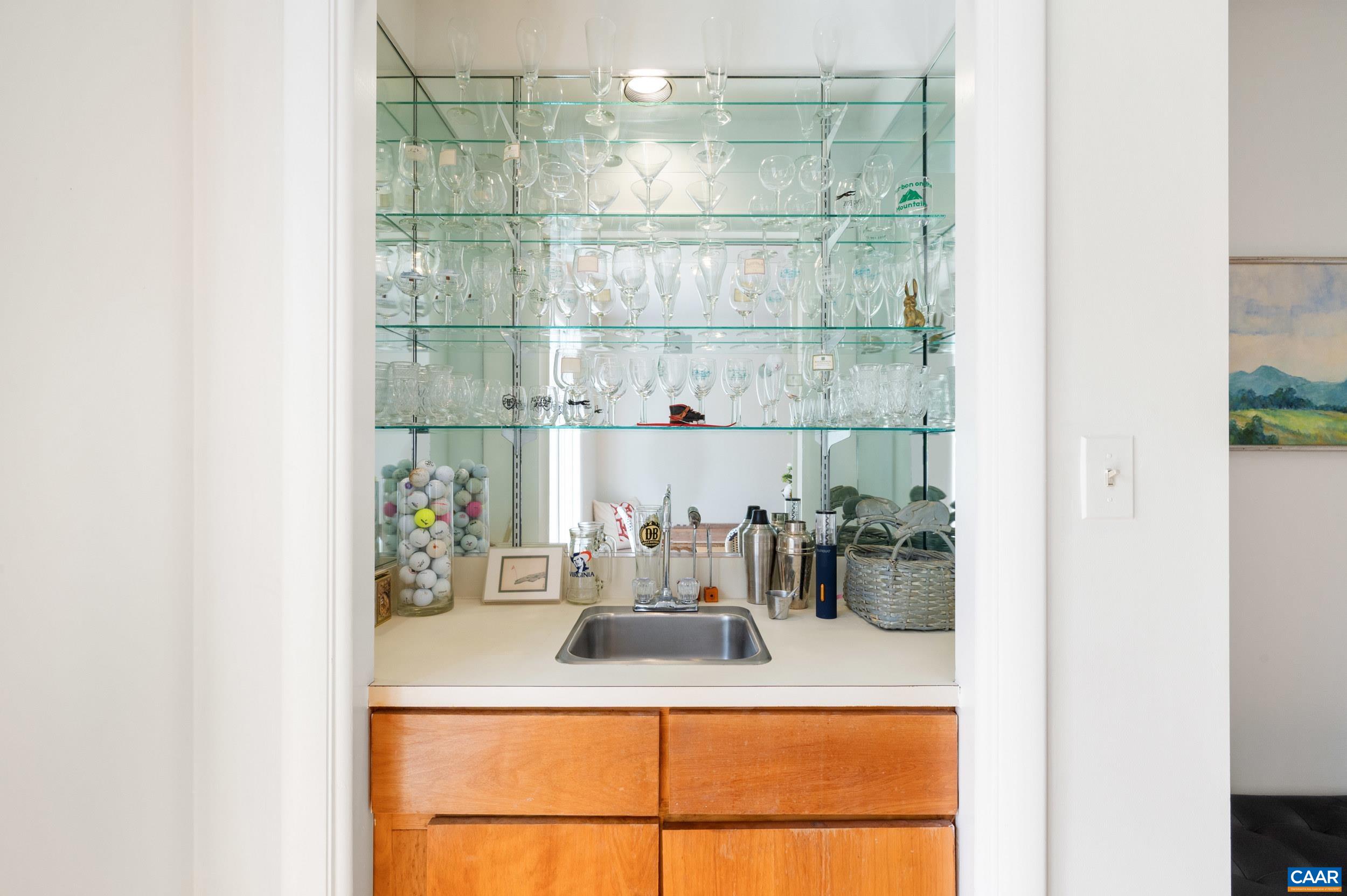 44 EAST CATOCTIN DR, WINTERGREEN RESORT, Virginia 22967, 4 Bedrooms Bedrooms, ,4 BathroomsBathrooms,Residential,11E-C-5,44 EAST CATOCTIN DR,676114 MLS # 676114