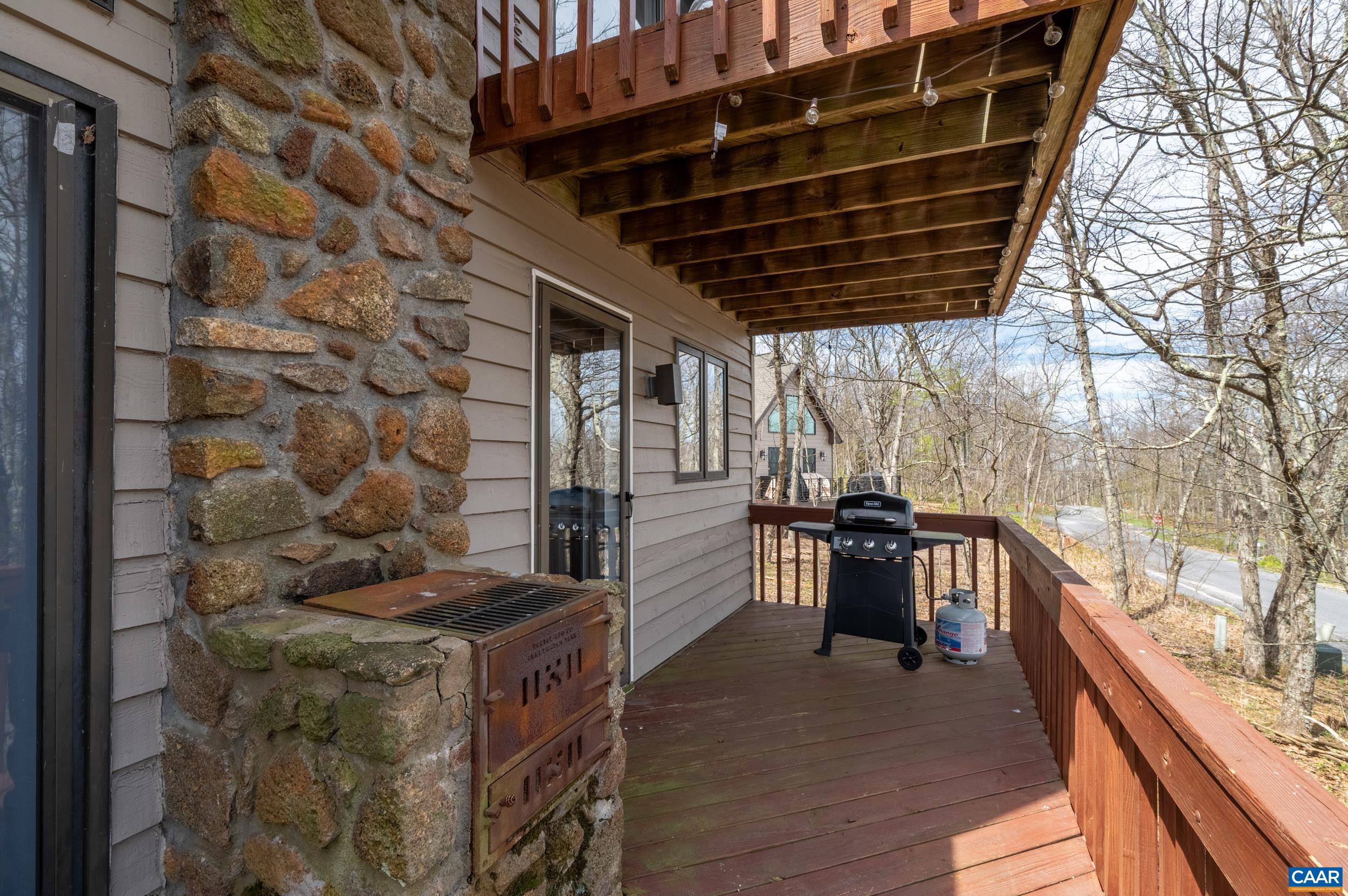 44 EAST CATOCTIN DR, WINTERGREEN RESORT, Virginia 22967, 4 Bedrooms Bedrooms, ,4 BathroomsBathrooms,Residential,11E-C-5,44 EAST CATOCTIN DR,676114 MLS # 676114