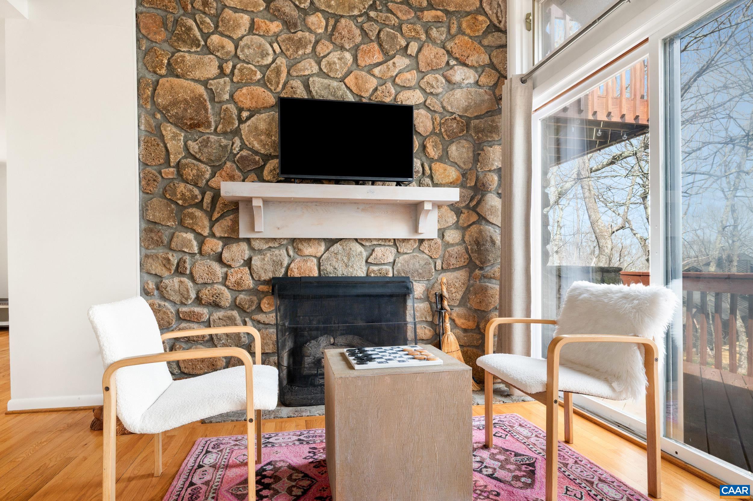 44 EAST CATOCTIN DR, WINTERGREEN RESORT, Virginia 22967, 4 Bedrooms Bedrooms, ,4 BathroomsBathrooms,Residential,11E-C-5,44 EAST CATOCTIN DR,676114 MLS # 676114