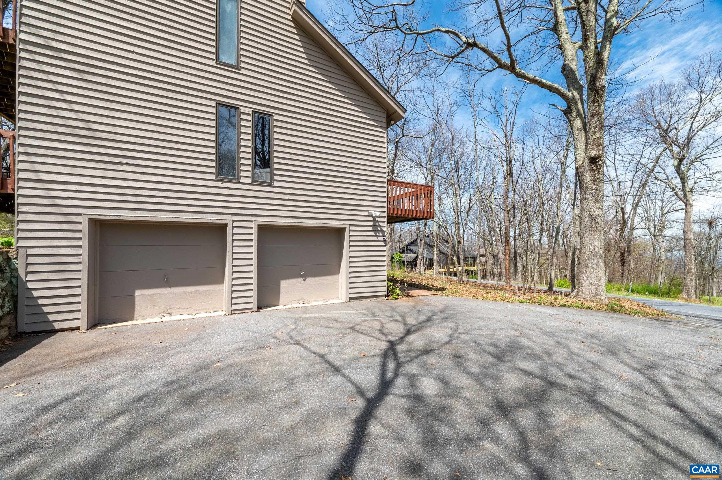44 EAST CATOCTIN DR, WINTERGREEN RESORT, Virginia 22967, 4 Bedrooms Bedrooms, ,4 BathroomsBathrooms,Residential,11E-C-5,44 EAST CATOCTIN DR,676114 MLS # 676114