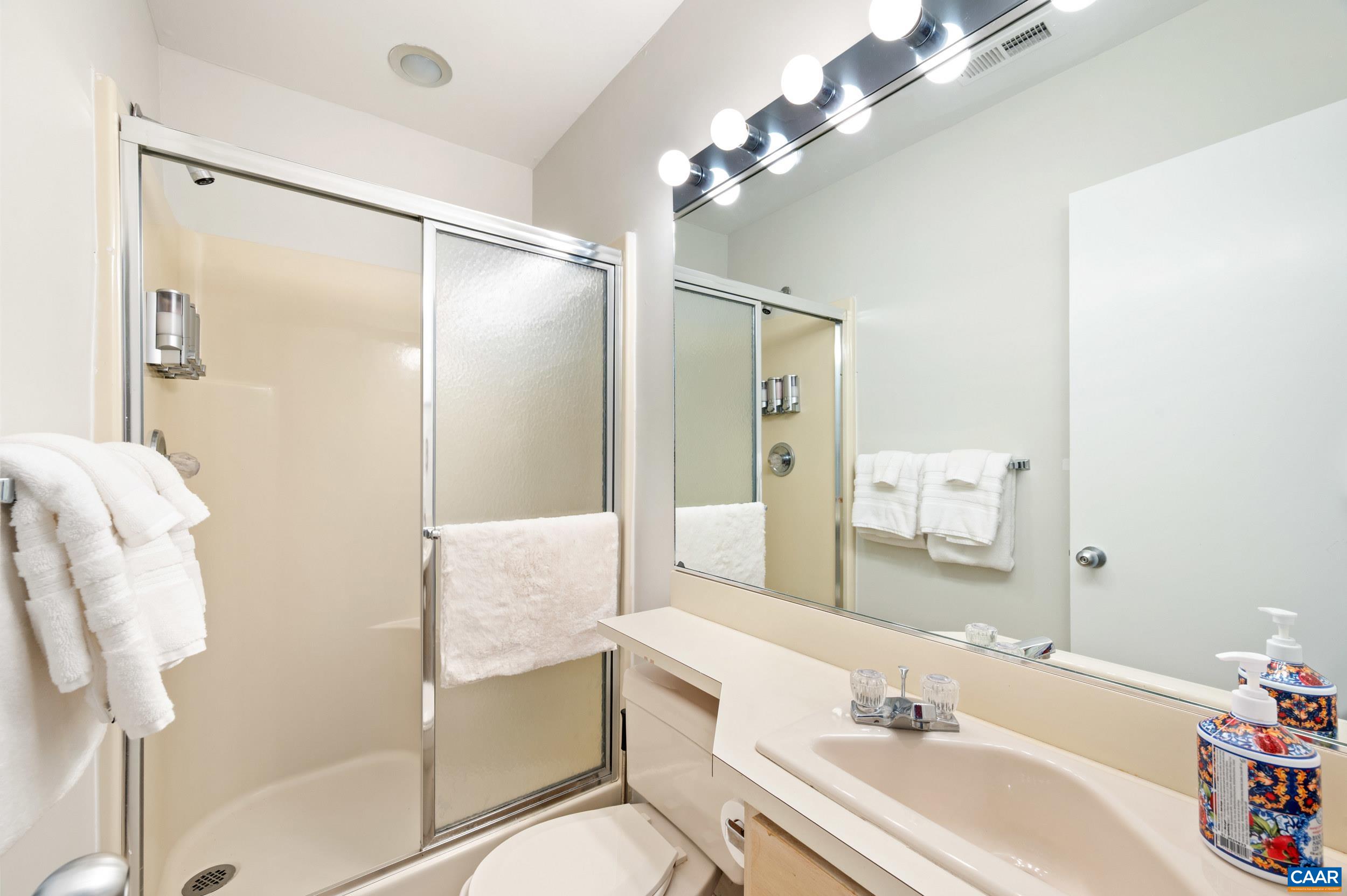 44 EAST CATOCTIN DR, WINTERGREEN RESORT, Virginia 22967, 4 Bedrooms Bedrooms, ,4 BathroomsBathrooms,Residential,11E-C-5,44 EAST CATOCTIN DR,676114 MLS # 676114